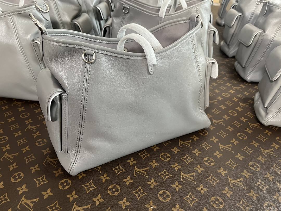 Ellebag’s Craftsmanship: M12579 CarryAll Cargo Small Handbag – A 1:1 Replica Masterpiece(2024 Dec Updated)-Best Quality Fake Louis Vuitton Bag Online Store, Replica designer bag ru