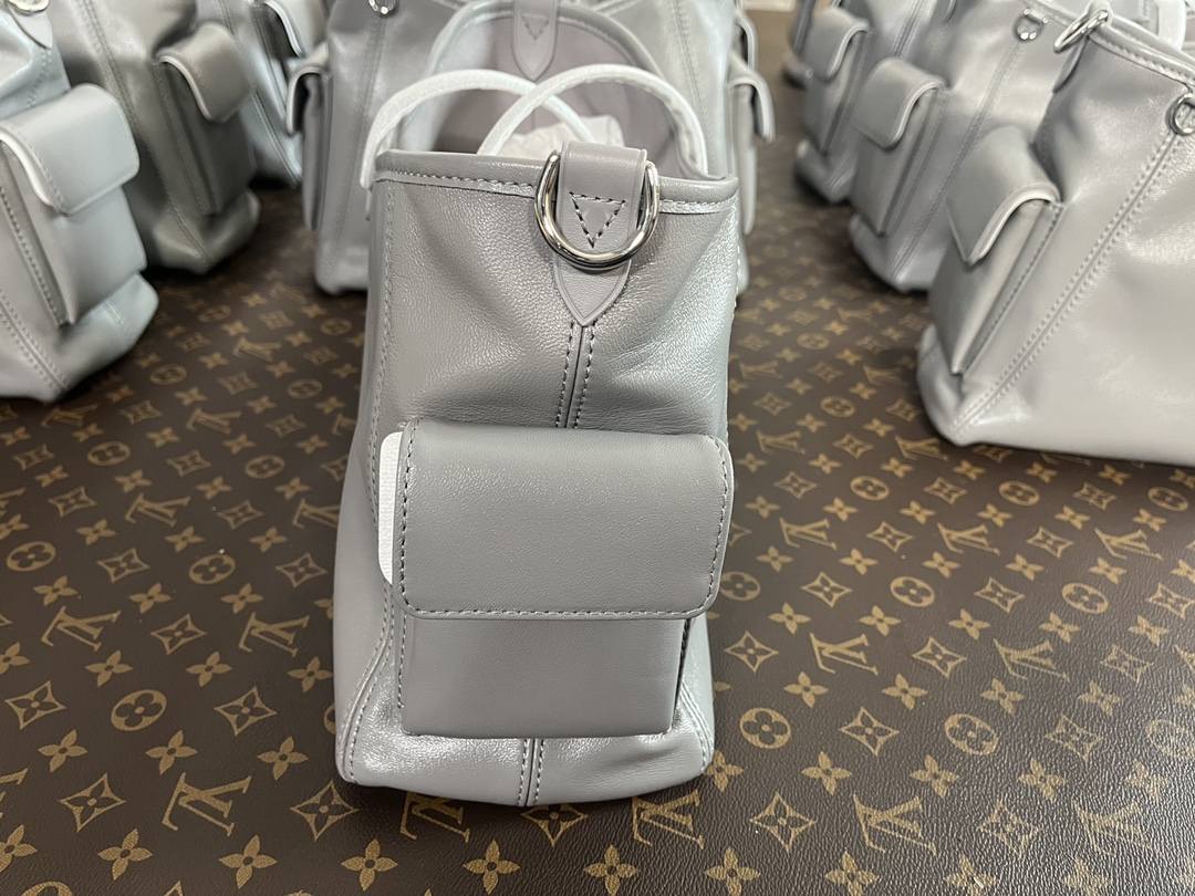 Ellebag’s Craftsmanship: M12579 CarryAll Cargo Small Handbag – A 1:1 Replica Masterpiece(2024 Dec Updated)-Best Quality Fake Louis Vuitton Bag Online Store, Replica designer bag ru