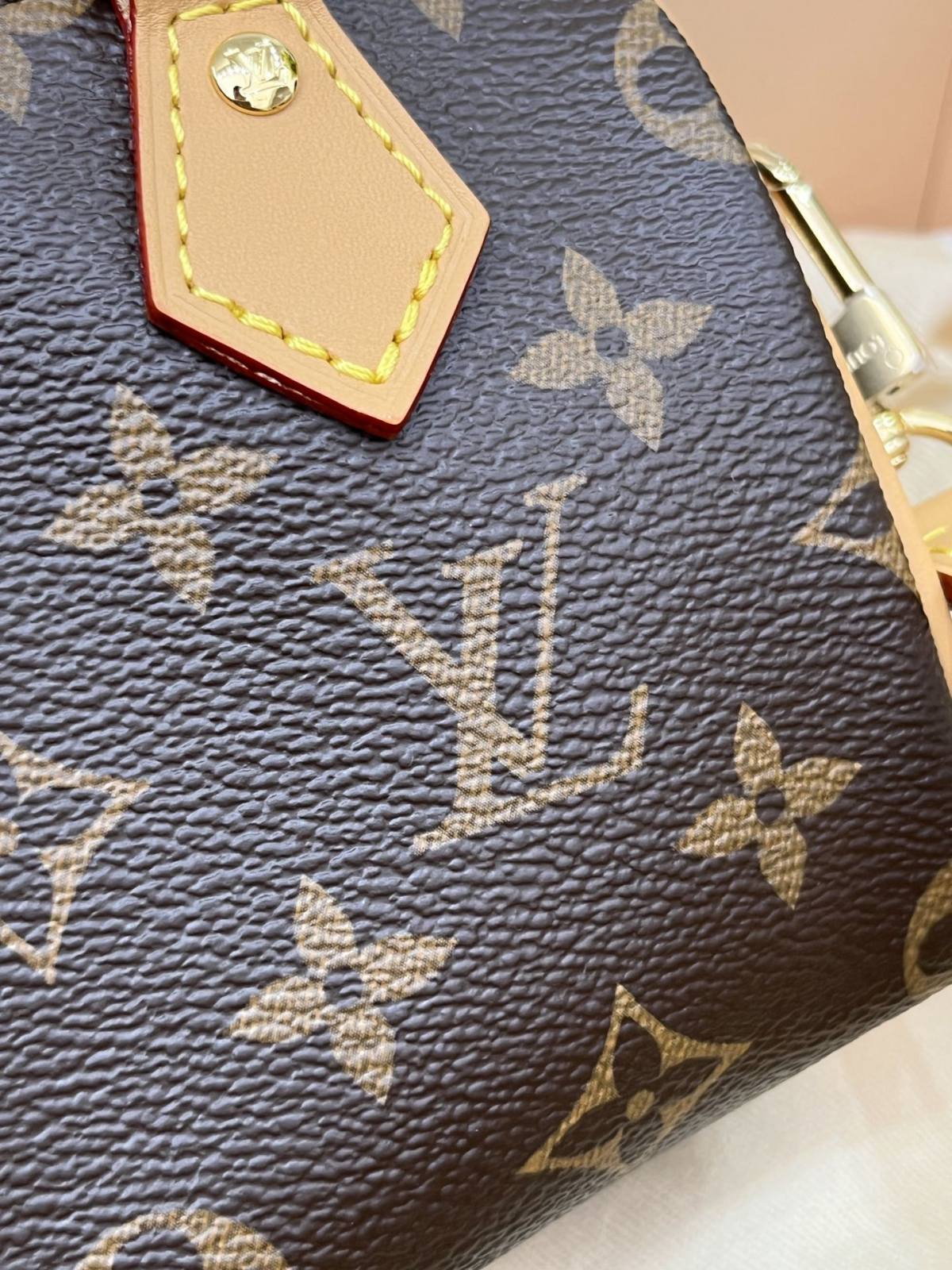 Ellebag’s Mastery in Replicating the Louis Vuitton M81085 Nano Speedy(2024 Dec Updated)-ʻOi aku ka maikaʻi o ka ʻeke Louis Vuitton ʻeke hoʻopunipuni ma ka hale kūʻai pūnaewele, ʻeke hoʻolālā kope ru