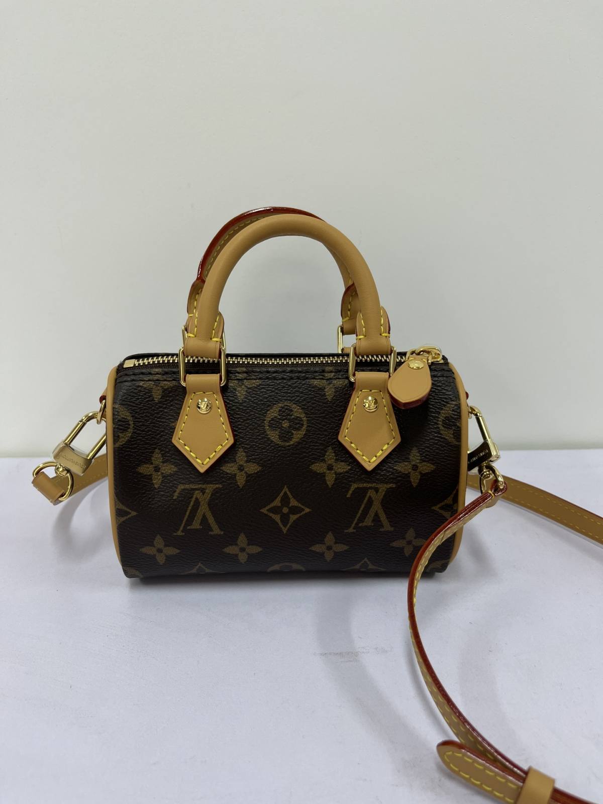 Ellebag’s Mastery in Replicating the Louis Vuitton M81085 Nano Speedy(2024 Dec Updated)-ʻOi aku ka maikaʻi o ka ʻeke Louis Vuitton ʻeke hoʻopunipuni ma ka hale kūʻai pūnaewele, ʻeke hoʻolālā kope ru