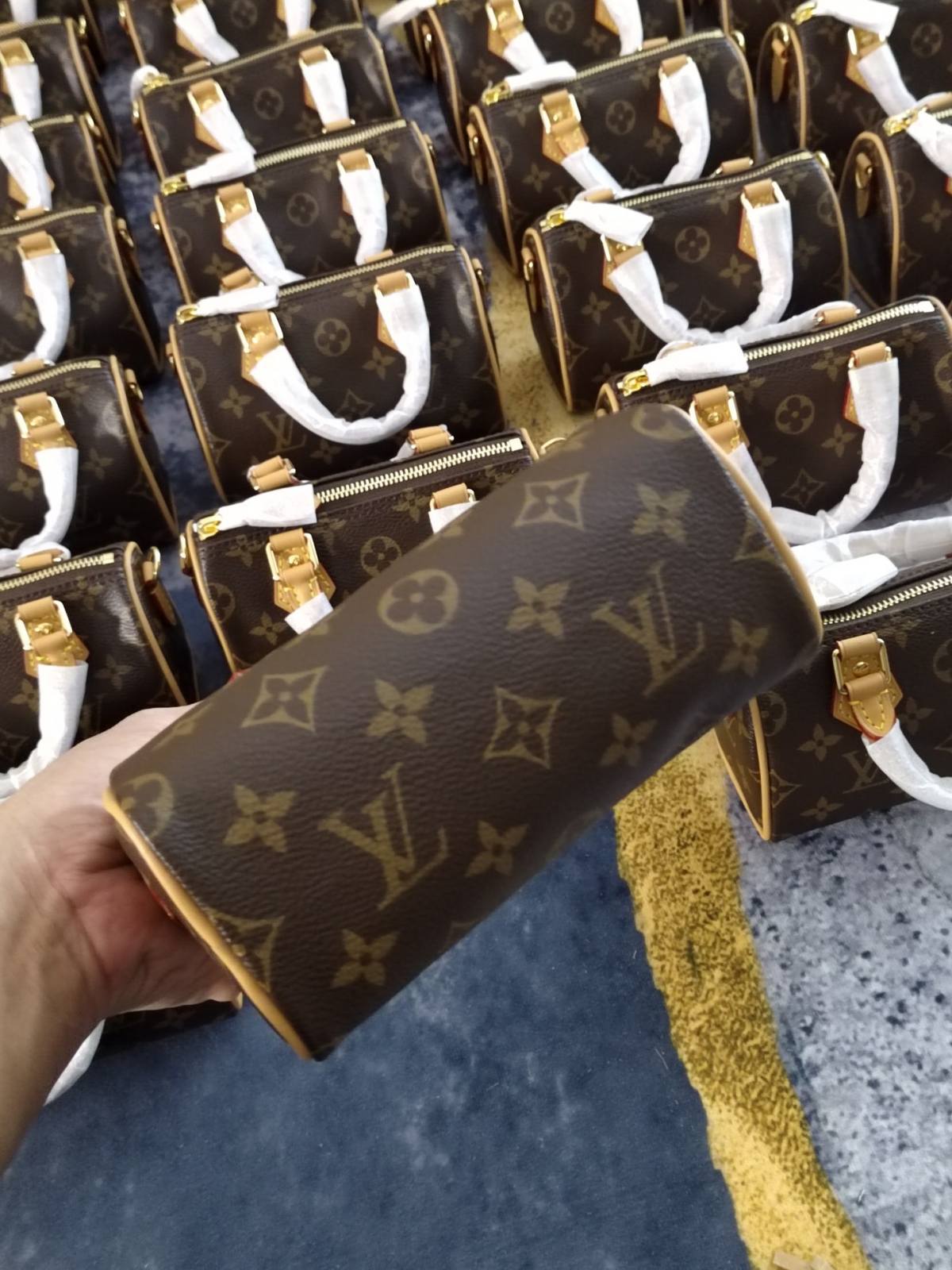 Ellebag’s Mastery in Replicating the Louis Vuitton M81085 Nano Speedy(2024 Dec Updated)-ʻOi aku ka maikaʻi o ka ʻeke Louis Vuitton ʻeke hoʻopunipuni ma ka hale kūʻai pūnaewele, ʻeke hoʻolālā kope ru