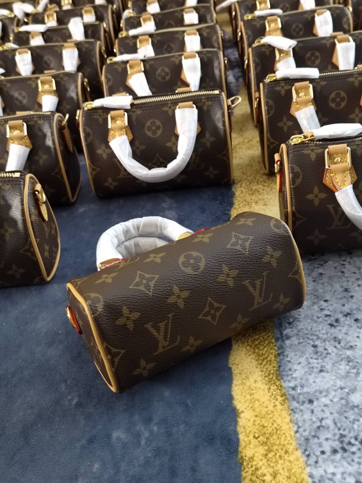 Ellebag’s Mastery in Replicating the Louis Vuitton M81085 Nano Speedy(2024 Dec Updated)-ʻOi aku ka maikaʻi o ka ʻeke Louis Vuitton ʻeke hoʻopunipuni ma ka hale kūʻai pūnaewele, ʻeke hoʻolālā kope ru