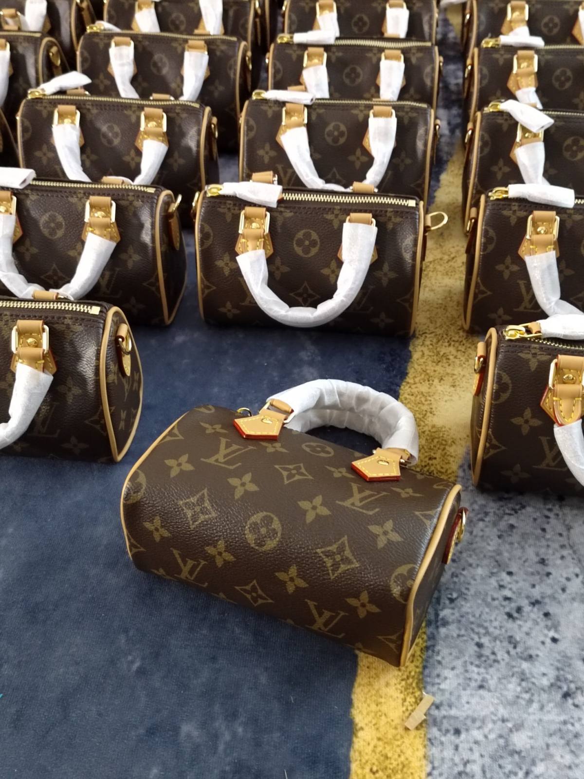 Ellebag’s Mastery in Replicating the Louis Vuitton M81085 Nano Speedy(2024 Dec Updated)-ʻOi aku ka maikaʻi o ka ʻeke Louis Vuitton ʻeke hoʻopunipuni ma ka hale kūʻai pūnaewele, ʻeke hoʻolālā kope ru