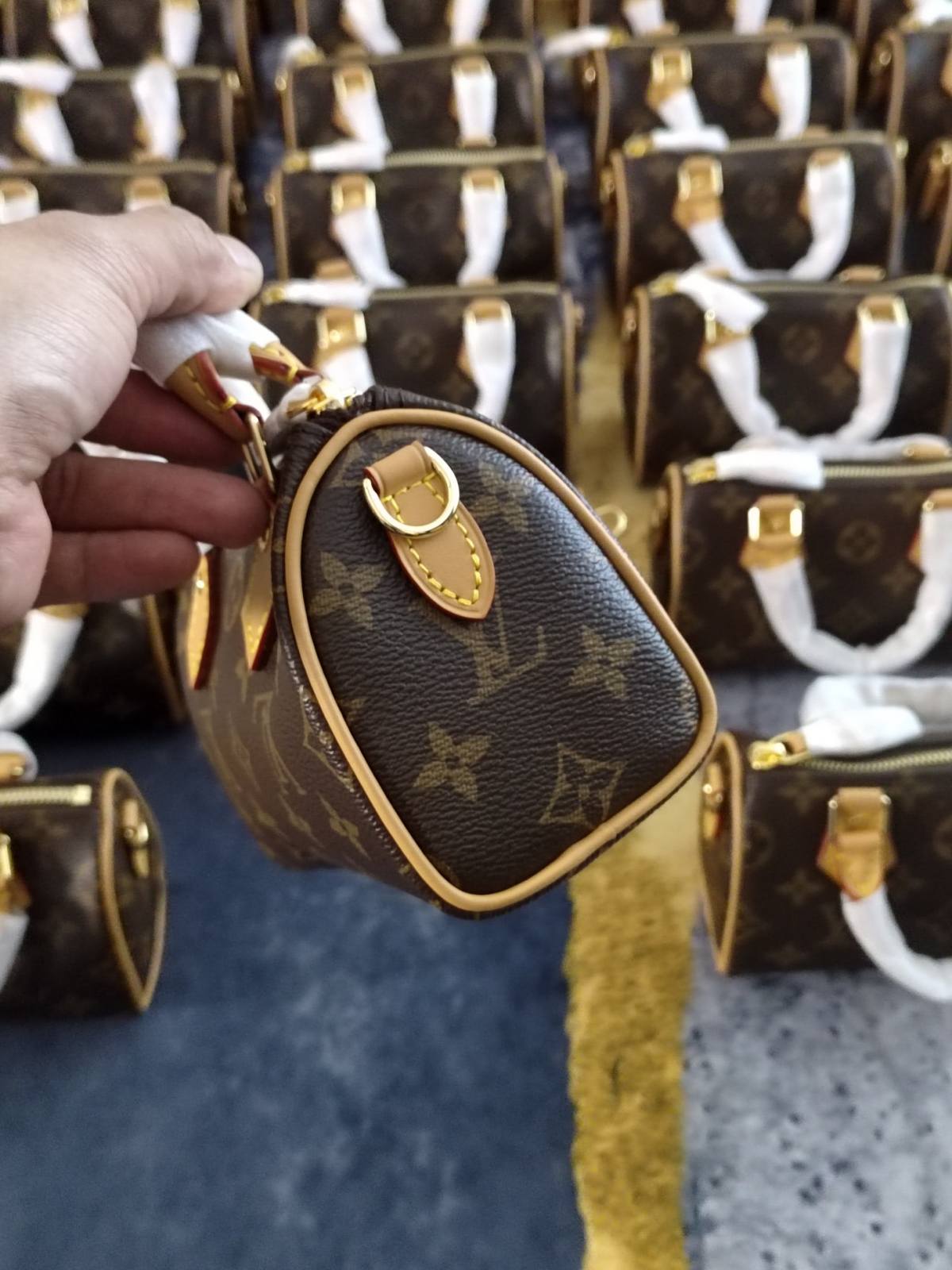 Ellebag’s Mastery in Replicating the Louis Vuitton M81085 Nano Speedy(2024 Dec Updated)-ʻOi aku ka maikaʻi o ka ʻeke Louis Vuitton ʻeke hoʻopunipuni ma ka hale kūʻai pūnaewele, ʻeke hoʻolālā kope ru