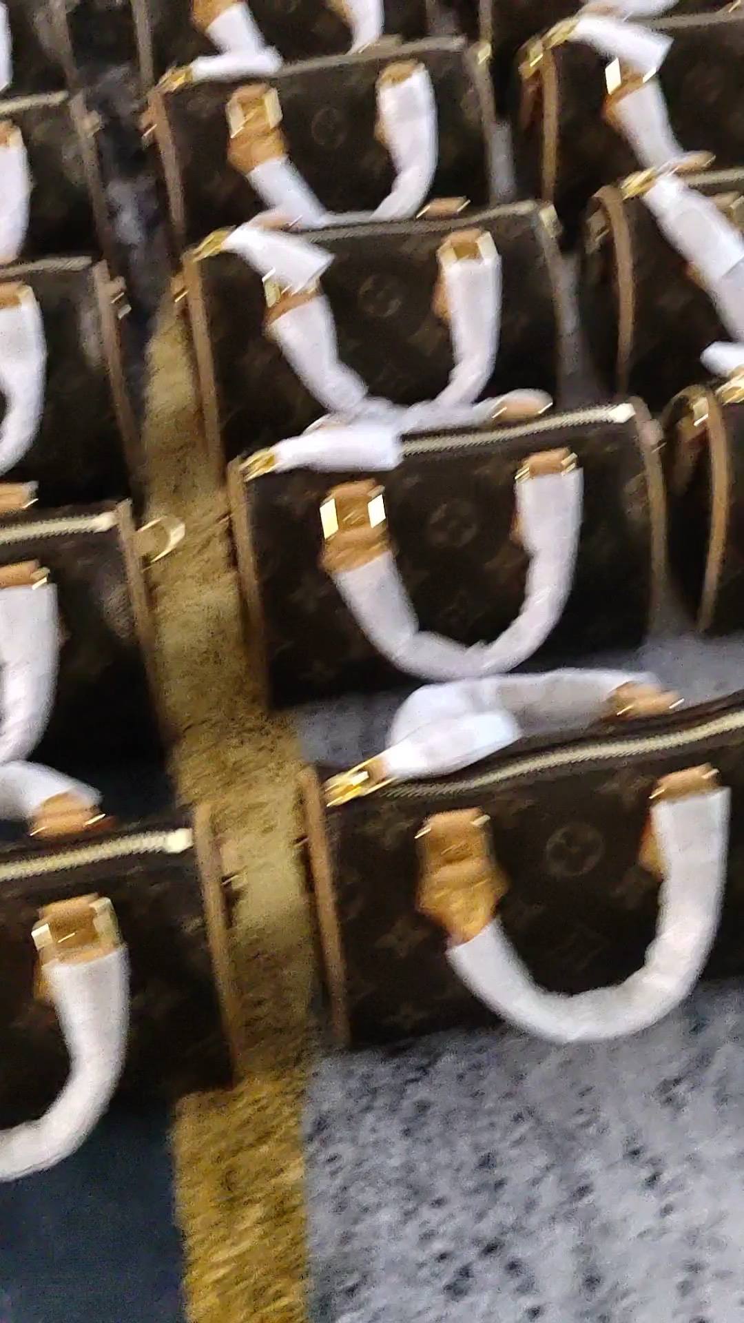 Ellebag’s Mastery in Replicating the Louis Vuitton M81085 Nano Speedy(2024 Dec Updated)-ʻOi aku ka maikaʻi o ka ʻeke Louis Vuitton ʻeke hoʻopunipuni ma ka hale kūʻai pūnaewele, ʻeke hoʻolālā kope ru