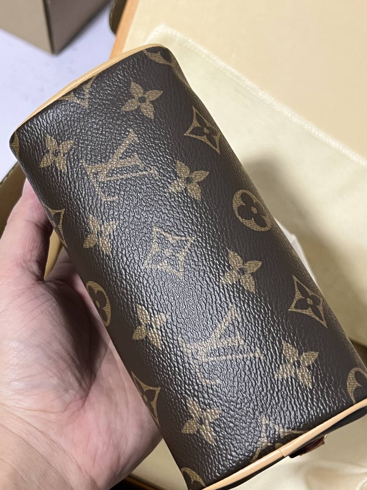 Ellebag’s Mastery in Replicating the Louis Vuitton M81085 Nano Speedy(2024 Dec Updated)-ʻOi aku ka maikaʻi o ka ʻeke Louis Vuitton ʻeke hoʻopunipuni ma ka hale kūʻai pūnaewele, ʻeke hoʻolālā kope ru