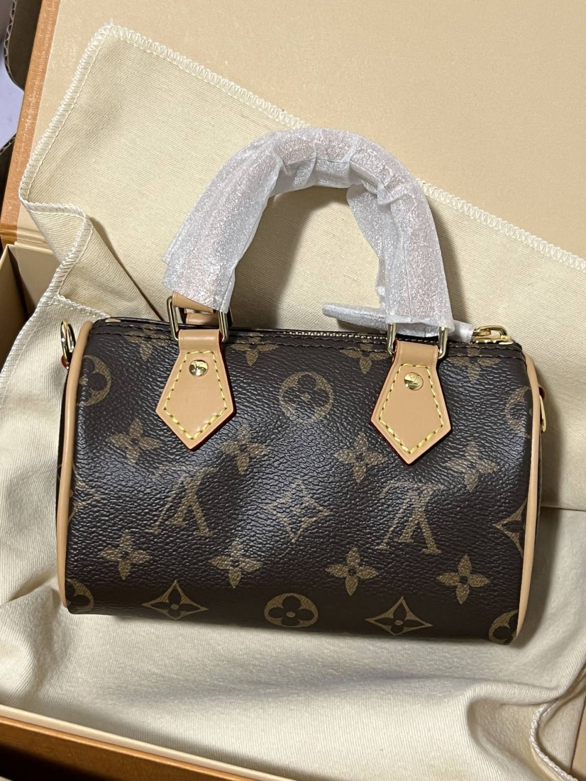 Ellebag’s Mastery in Replicating the Louis Vuitton M81085 Nano Speedy(2024 Dec Updated)-ʻOi aku ka maikaʻi o ka ʻeke Louis Vuitton ʻeke hoʻopunipuni ma ka hale kūʻai pūnaewele, ʻeke hoʻolālā kope ru