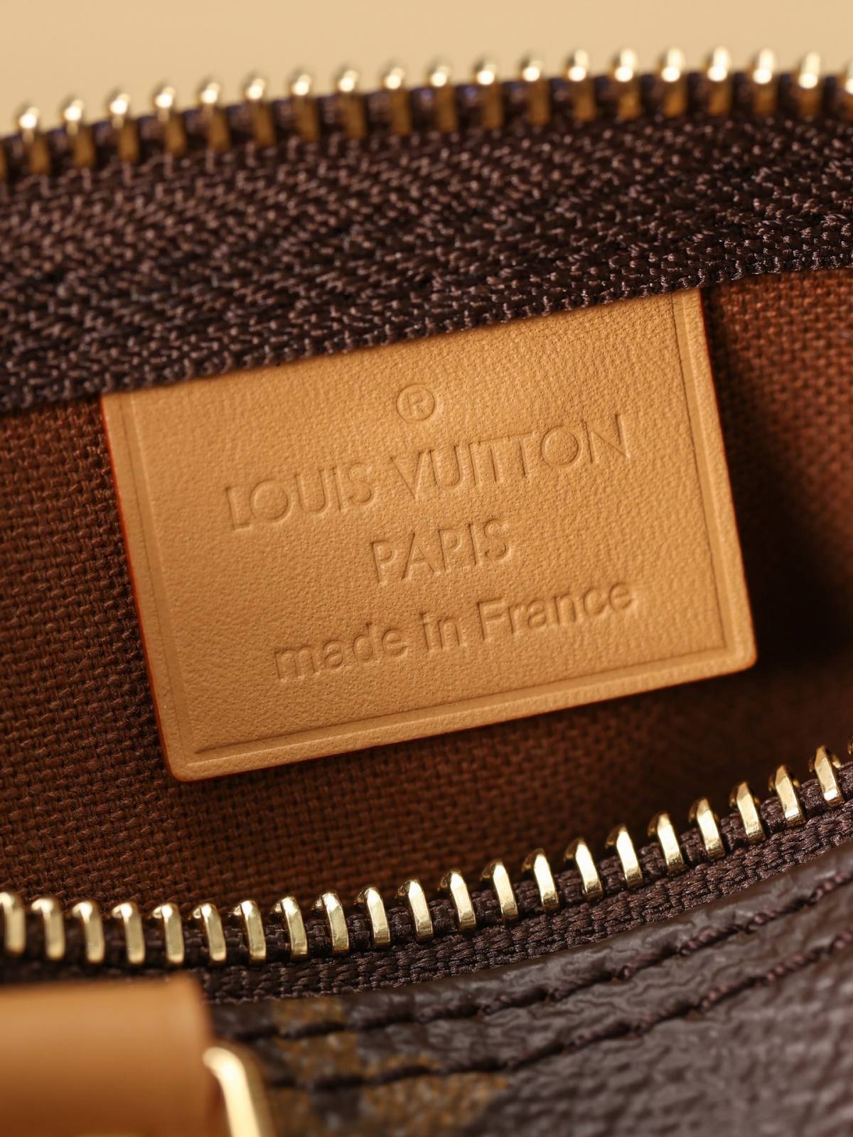 Ellebag’s Mastery in Replicating the Louis Vuitton M81085 Nano Speedy(2024 Dec Updated)-ʻOi aku ka maikaʻi o ka ʻeke Louis Vuitton ʻeke hoʻopunipuni ma ka hale kūʻai pūnaewele, ʻeke hoʻolālā kope ru