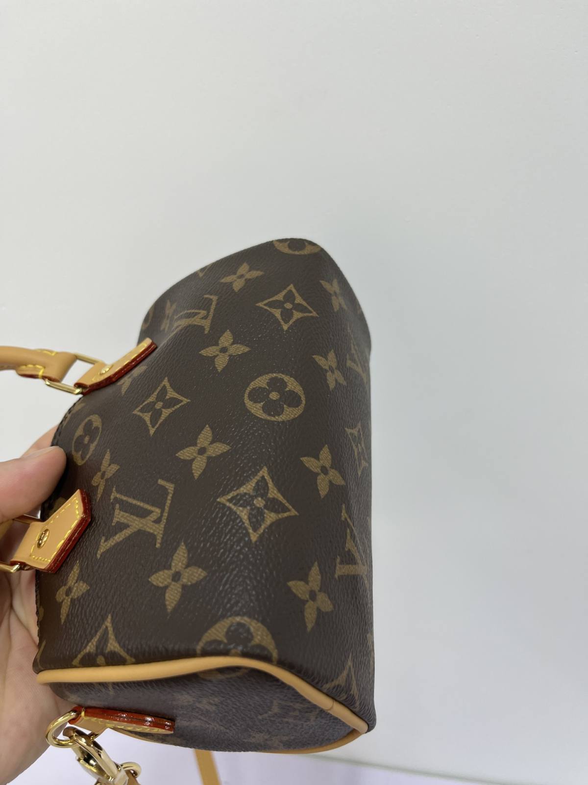 Ellebag’s Mastery in Replicating the Louis Vuitton M81085 Nano Speedy(2024 Dec Updated)-ʻOi aku ka maikaʻi o ka ʻeke Louis Vuitton ʻeke hoʻopunipuni ma ka hale kūʻai pūnaewele, ʻeke hoʻolālā kope ru