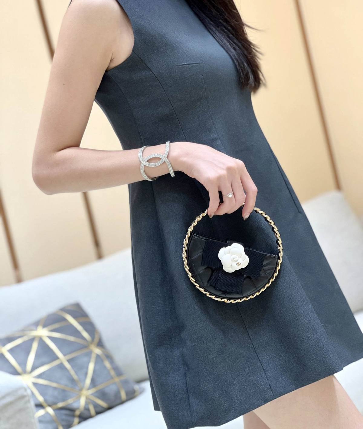 Ellebag’s Exquisite Replica: The Black Lambskin Chanel Pouch with Gold Hardware(2024 Dec Updated)-Best Quality Fake Louis Vuitton Bag Online Store, Replica designer bag ru