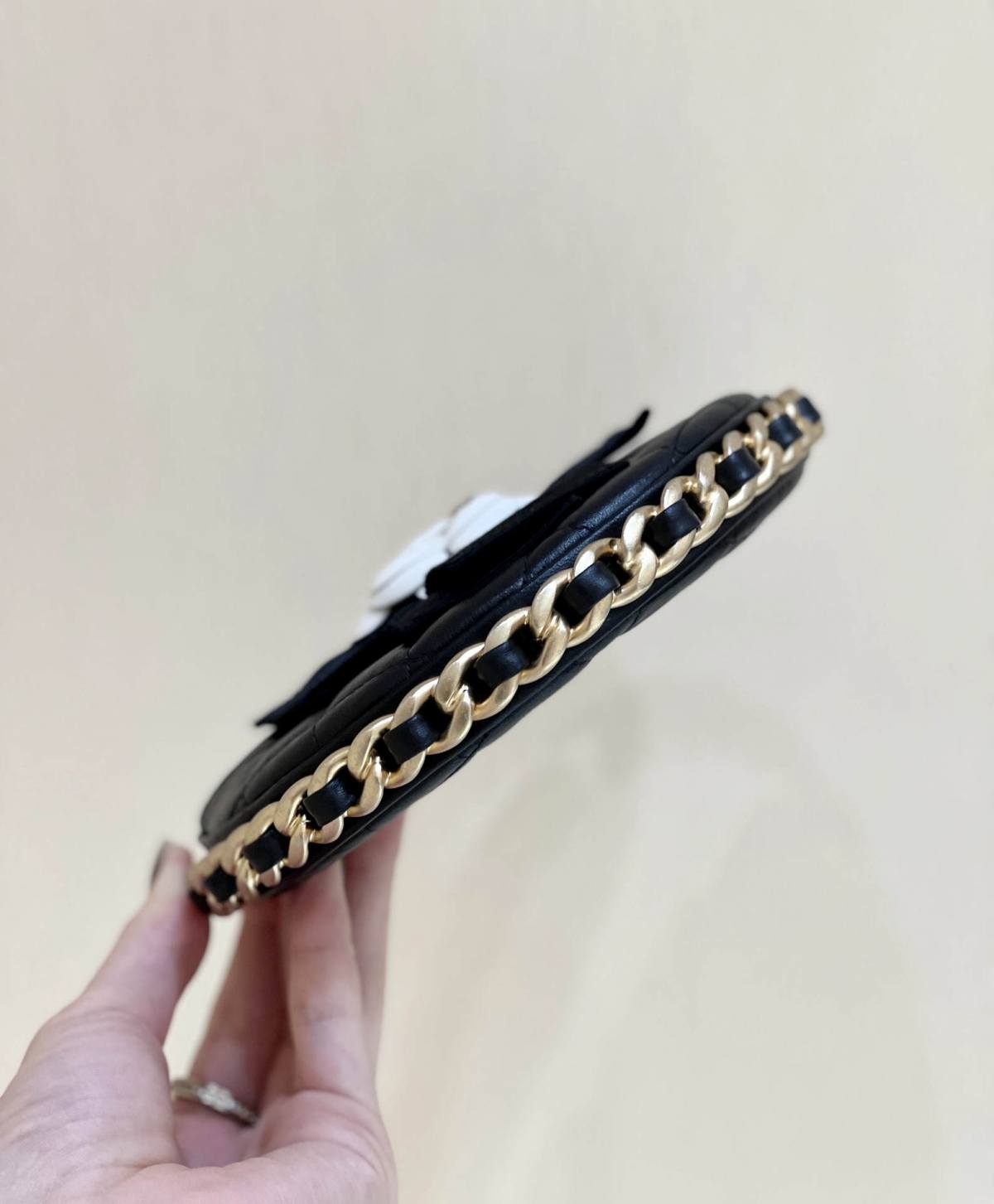 Ellebag’s Exquisite Replica: The Black Lambskin Chanel Pouch with Gold Hardware(2024 Dec Updated)-Best Quality Fake Louis Vuitton Bag Online Store, Replica designer bag ru