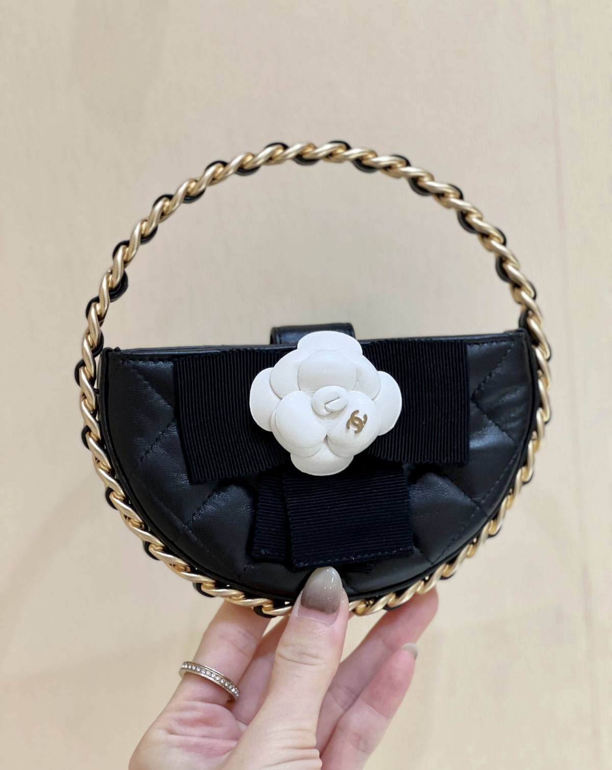 Ellebag’s Exquisite Replica: The Black Lambskin Chanel Pouch with Gold Hardware(2024 Dec Updated)-Best Quality Fake Louis Vuitton Bag Online Store, Replica designer bag ru