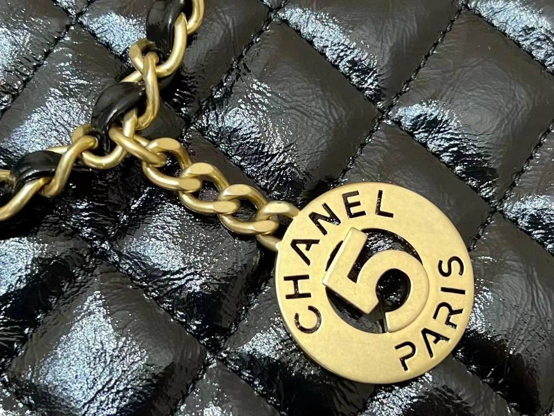 Ellebag’s Exquisite Replica: The Black Oil-Waxed Leather Chanel Small Hobo Bag with Gold Hardware(2024 Dec Updated)-Umgangatho ogqwesileyo woMgangatho weFake weLouis Vuitton kwiVenkile ye-Intanethi, ibhegi yomyili weReplica ru