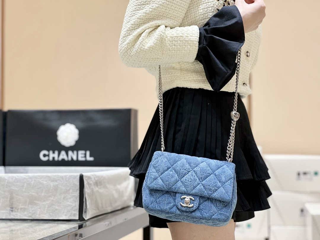 Ellebag’s Exquisite Replica: The Blue Denim Chanel Mini Flap Bag with Silver-Tone Hardware(2024 Dec Updated)-Best Quality Fake Louis Vuitton Bag Online Store, Replica designer bag ru