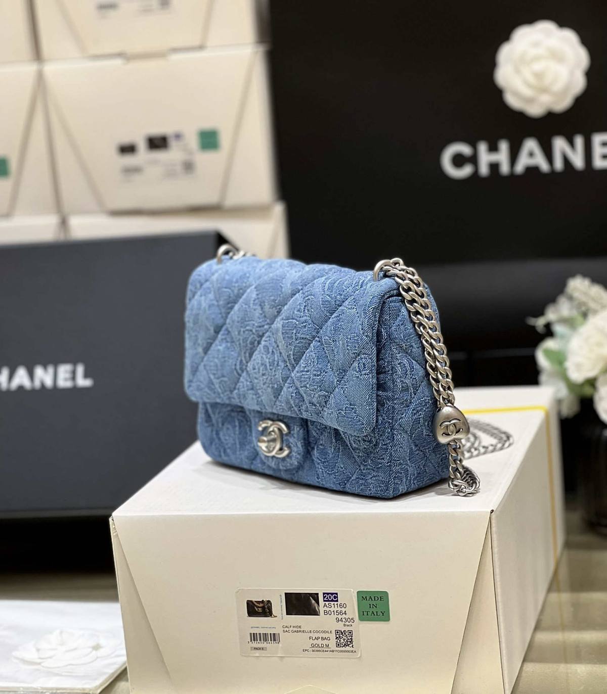 Ellebag’s Exquisite Replica: The Blue Denim Chanel Mini Flap Bag with Silver-Tone Hardware(2024 Dec Updated)-Best Quality Fake Louis Vuitton Bag Online Store, Replica designer bag ru