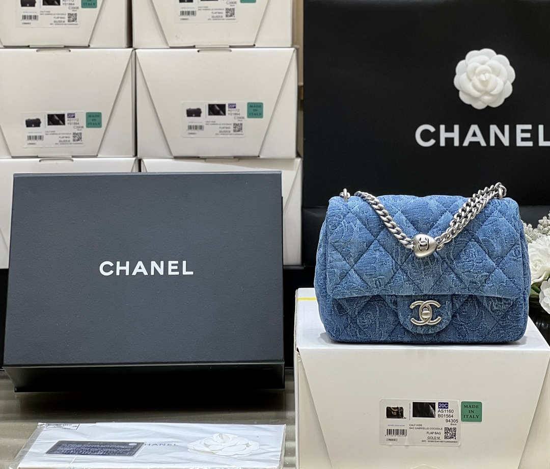 Ellebag’s Exquisite Replica: The Blue Denim Chanel Mini Flap Bag with Silver-Tone Hardware(2024 Dec Updated)-Best Quality Fake Louis Vuitton Bag Online Store, Replica designer bag ru