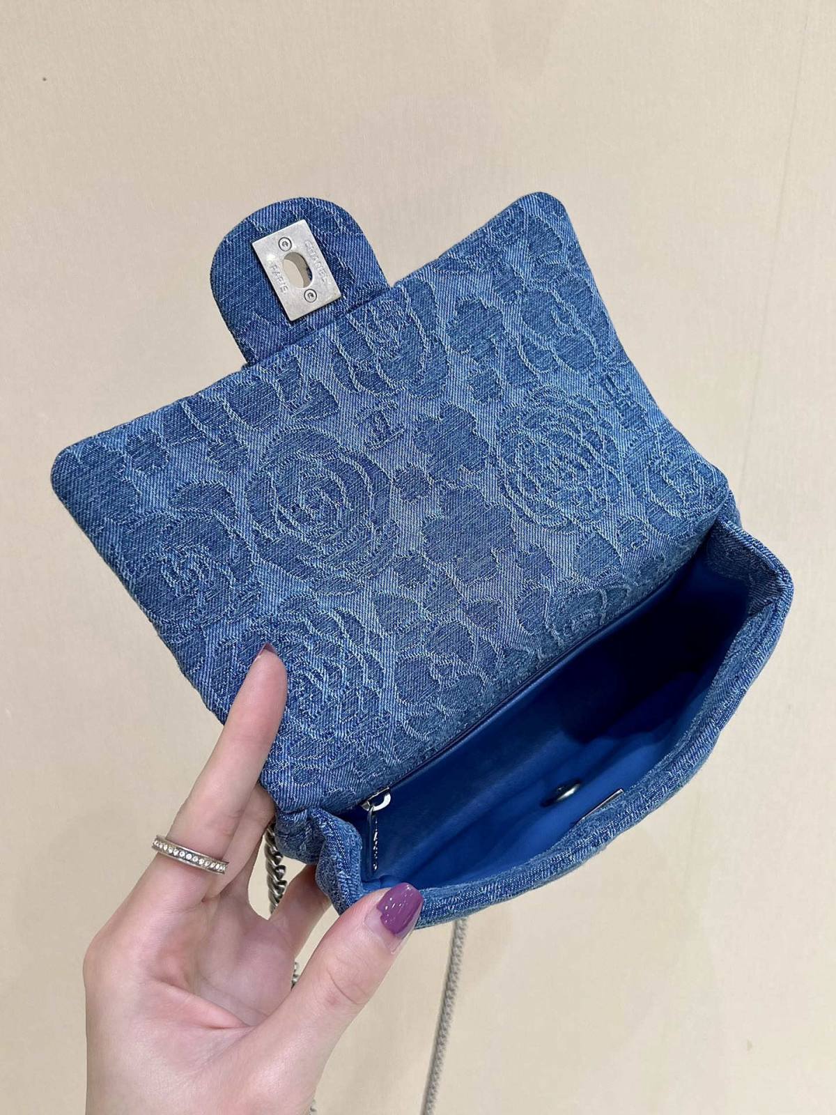 Ellebag’s Exquisite Replica: The Blue Denim Chanel Mini Flap Bag with Silver-Tone Hardware(2024 Dec Updated)-Best Quality Fake Louis Vuitton Bag Online Store, Replica designer bag ru