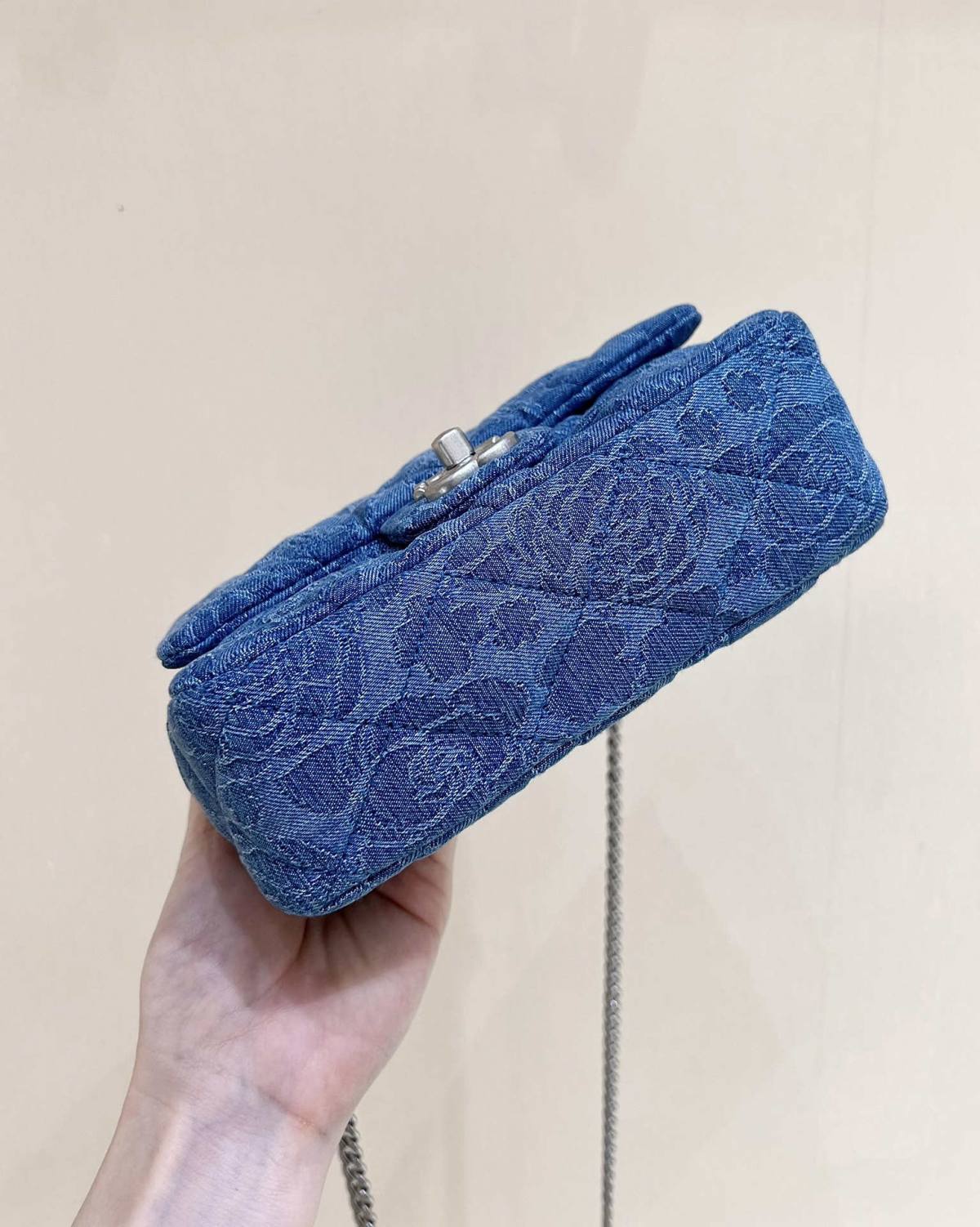 Ellebag’s Exquisite Replica: The Blue Denim Chanel Mini Flap Bag with Silver-Tone Hardware(2024 Dec Updated)-Best Quality Fake Louis Vuitton Bag Online Store, Replica designer bag ru