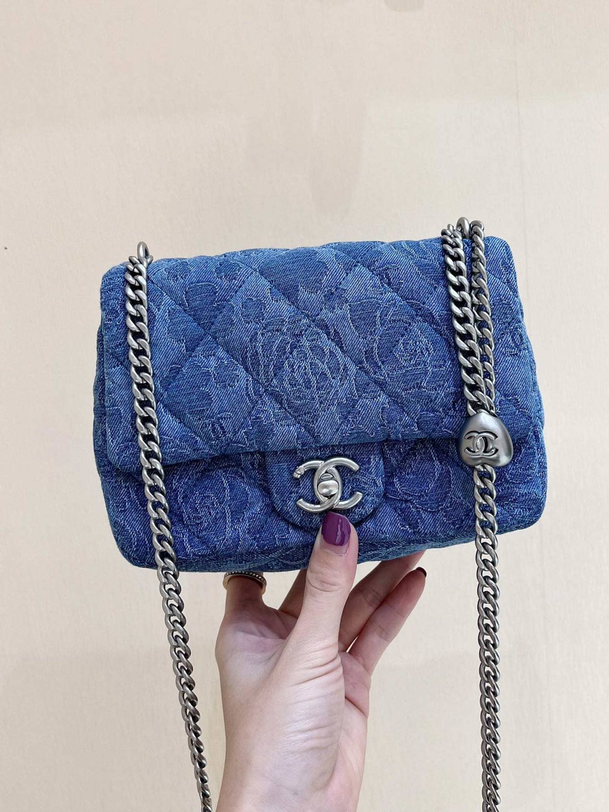 Ellebag’s Exquisite Replica: The Blue Denim Chanel Mini Flap Bag with Silver-Tone Hardware(2024 Dec Updated)-Best Quality Fake Louis Vuitton Bag Online Store, Replica designer bag ru