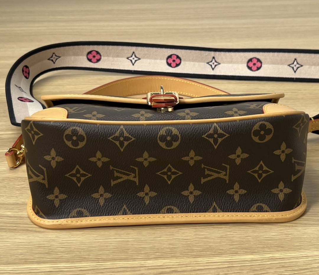 Ellebag’s 1:1 Replica of the Louis Vuitton M45985 Diane Bag: A Tribute to Timeless Craftsmanship(2024 Dec Updated)-Dyqani në internet i çantave të rreme Louis Vuitton me cilësi më të mirë, çanta modeli kopje ru