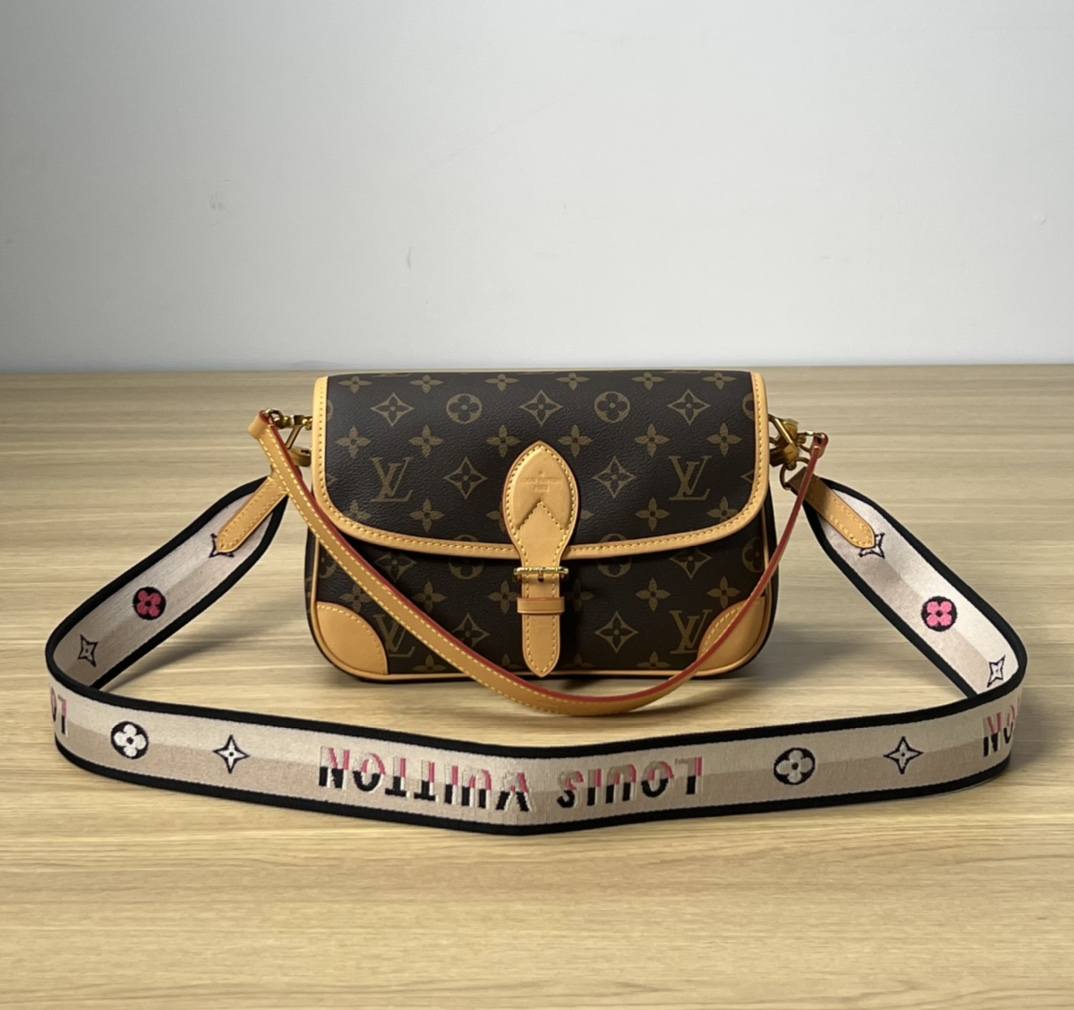 Ellebag’s 1:1 Replica of the Louis Vuitton M45985 Diane Bag: A Tribute to Timeless Craftsmanship(2024 Dec Updated)-Dyqani në internet i çantave të rreme Louis Vuitton me cilësi më të mirë, çanta modeli kopje ru