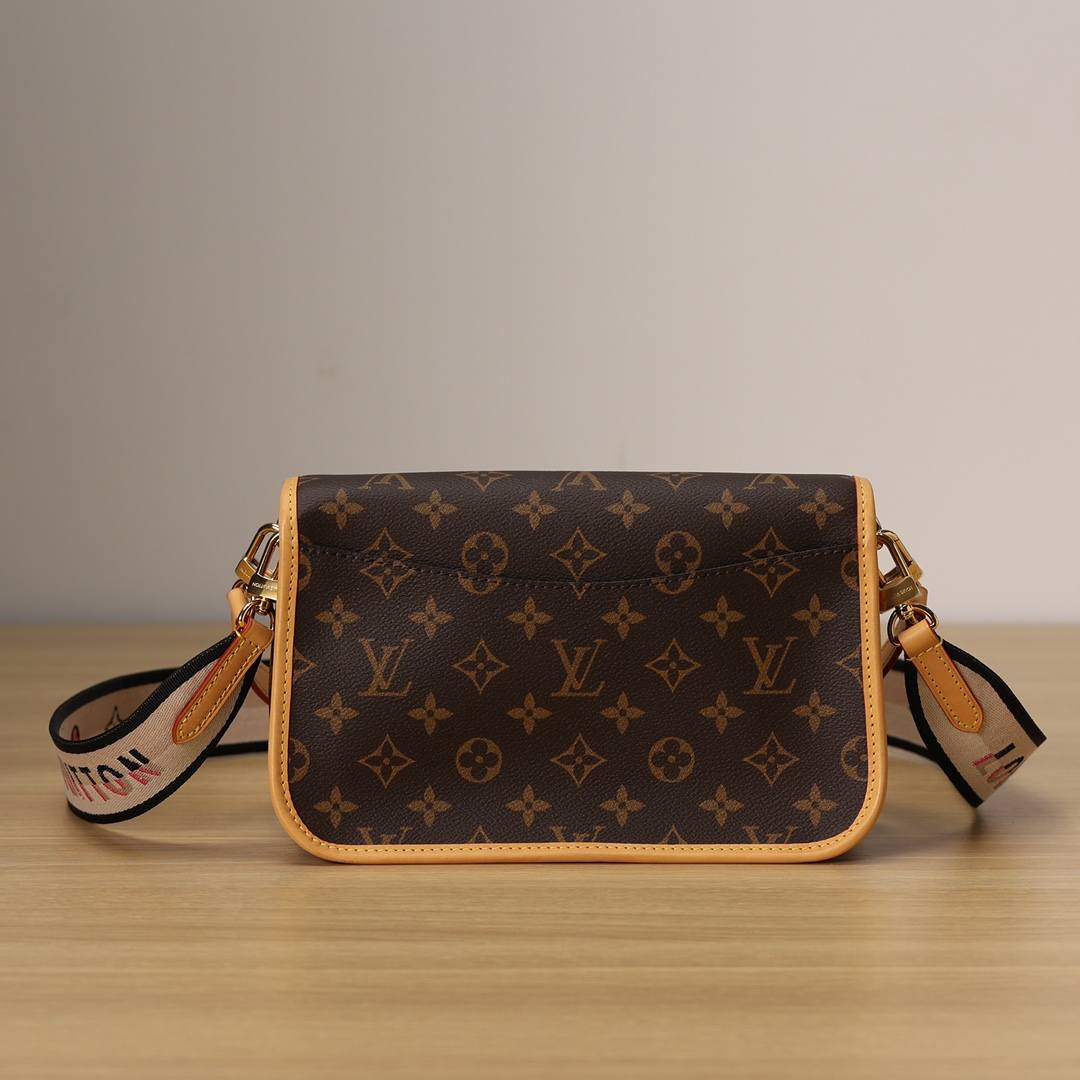 Ellebag’s 1:1 Replica of the Louis Vuitton M45985 Diane Bag: A Tribute to Timeless Craftsmanship(2024 Dec Updated)-Dyqani në internet i çantave të rreme Louis Vuitton me cilësi më të mirë, çanta modeli kopje ru