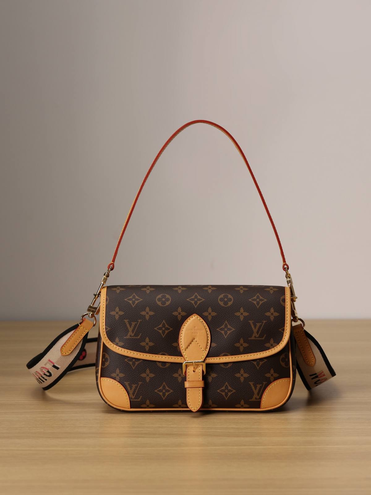 Ellebag’s 1:1 Replica of the Louis Vuitton M45985 Diane Bag: A Tribute to Timeless Craftsmanship(2024 Dec Updated)-Dyqani në internet i çantave të rreme Louis Vuitton me cilësi më të mirë, çanta modeli kopje ru