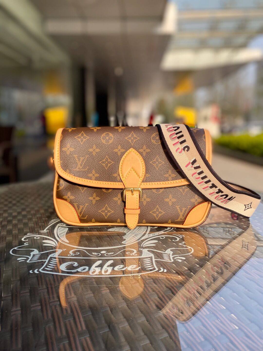 Ellebag’s 1:1 Replica of the Louis Vuitton M45985 Diane Bag: A Tribute to Timeless Craftsmanship(2024 Dec Updated)-Dyqani në internet i çantave të rreme Louis Vuitton me cilësi më të mirë, çanta modeli kopje ru