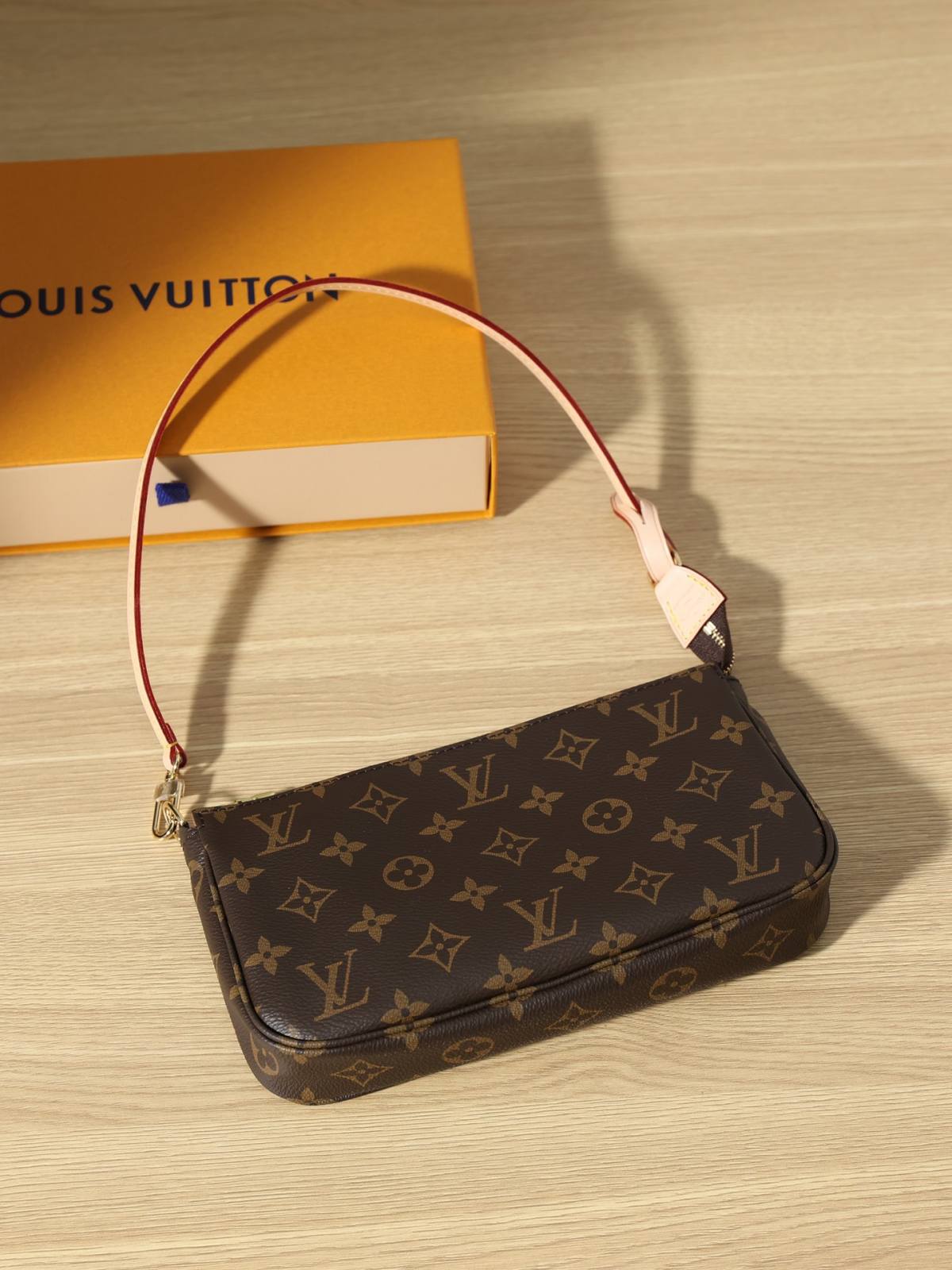 Ellebag’s Precision Replica: The Louis Vuitton M40712 Pochette Accessoires(2024 Dec Updated)-Negoziu in linea di borse Louis Vuitton falsi di migliore qualità, borsa di design di replica ru