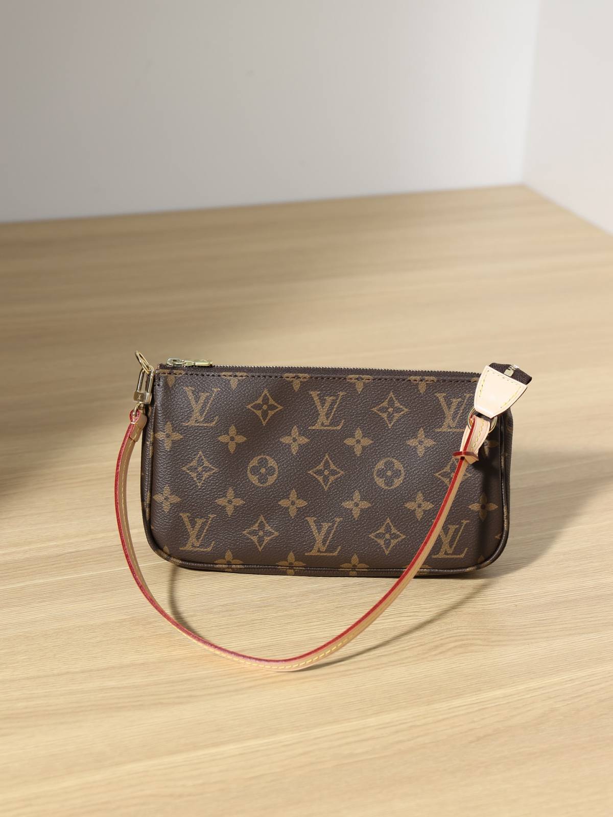 Ellebag’s Precision Replica: The Louis Vuitton M40712 Pochette Accessoires(2024 Dec Updated)-Negoziu in linea di borse Louis Vuitton falsi di migliore qualità, borsa di design di replica ru