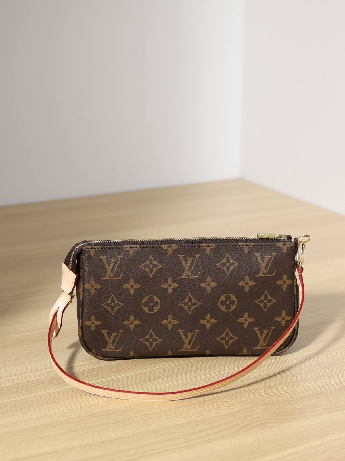 Ellebag’s Precision Replica: The Louis Vuitton M40712 Pochette Accessoires(2024 Dec Updated)-Negoziu in linea di borse Louis Vuitton falsi di migliore qualità, borsa di design di replica ru