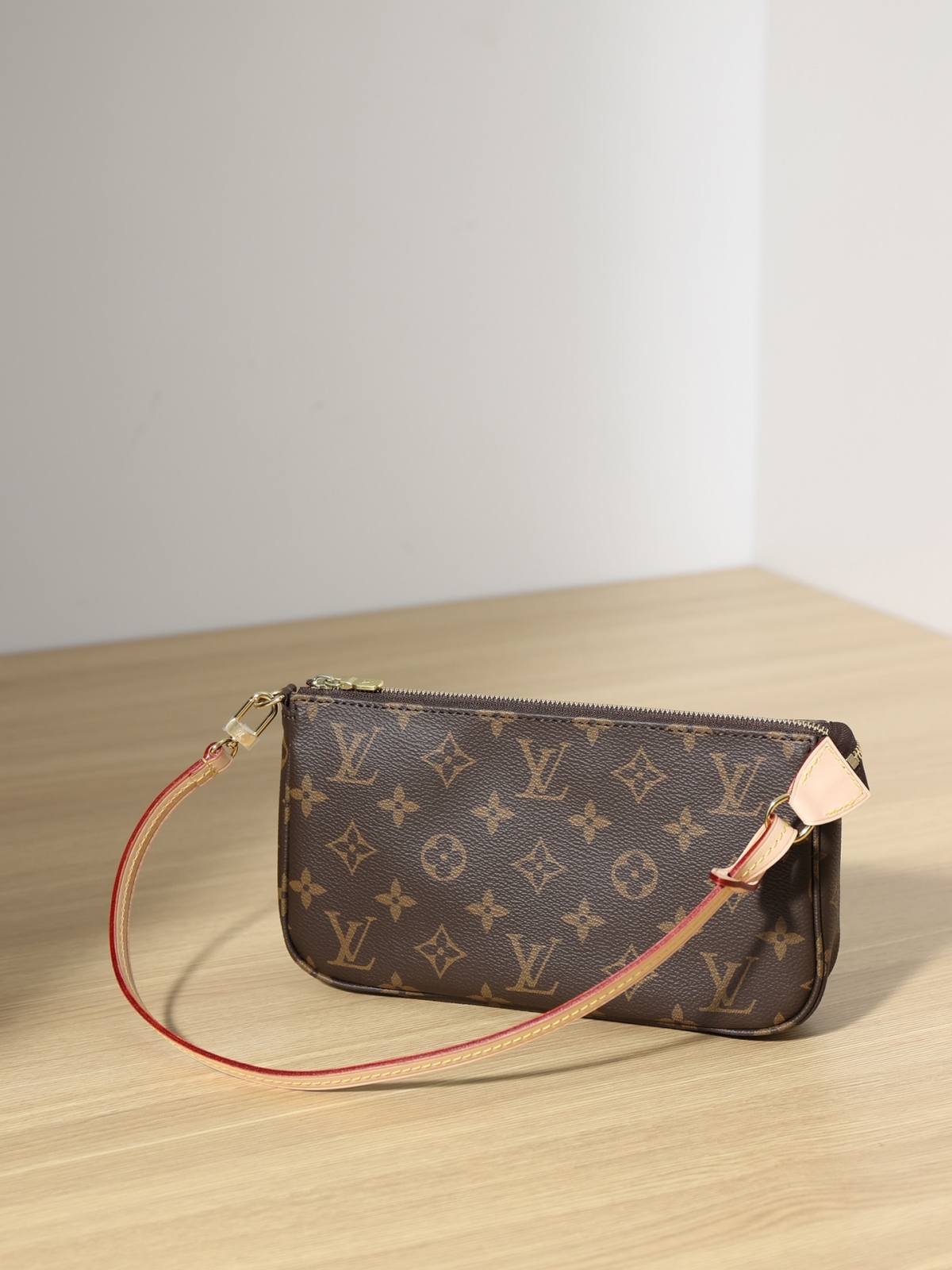 Ellebag’s Precision Replica: The Louis Vuitton M40712 Pochette Accessoires(2024 Dec Updated)-Negoziu in linea di borse Louis Vuitton falsi di migliore qualità, borsa di design di replica ru