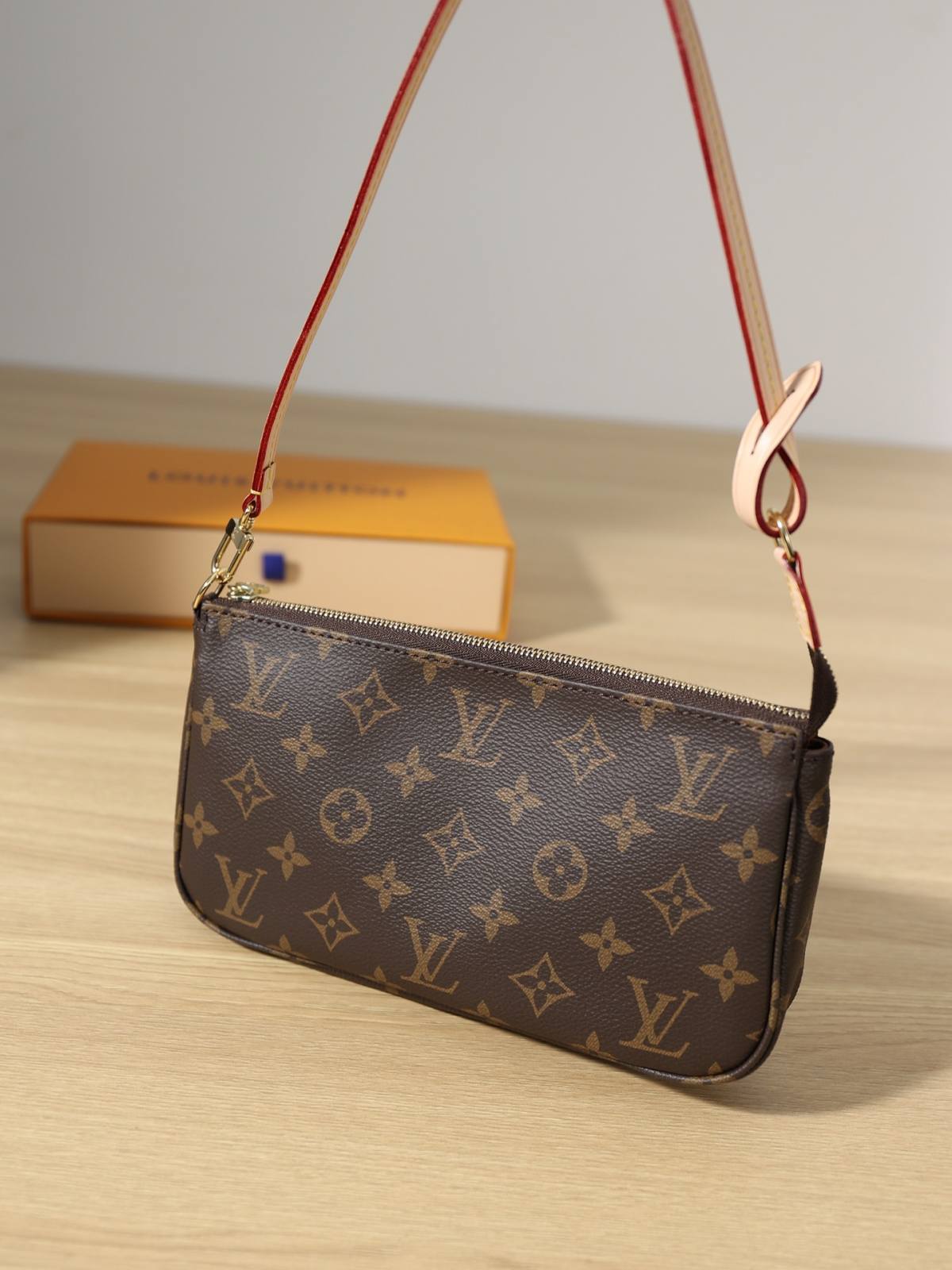 Ellebag’s Precision Replica: The Louis Vuitton M40712 Pochette Accessoires(2024 Dec Updated)-Negoziu in linea di borse Louis Vuitton falsi di migliore qualità, borsa di design di replica ru