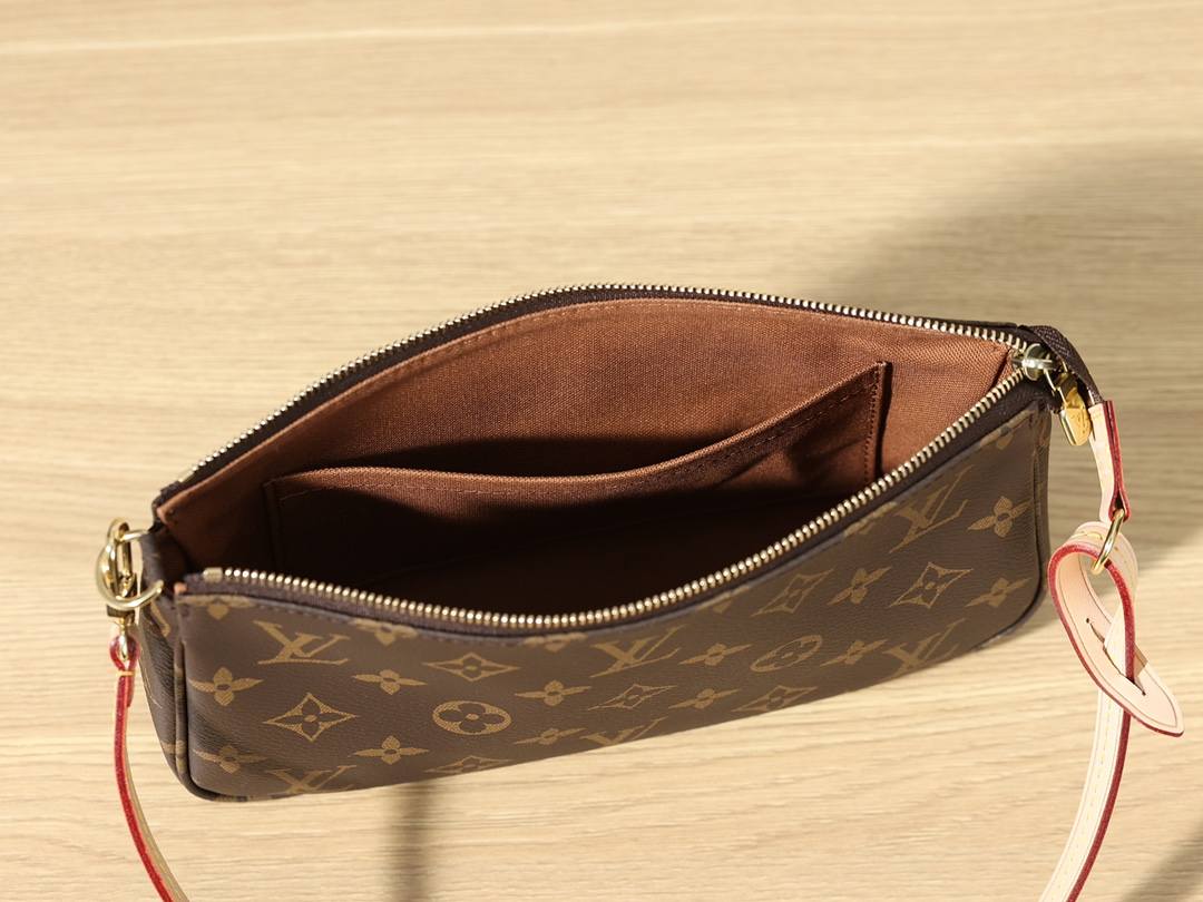 Ellebag’s Precision Replica: The Louis Vuitton M40712 Pochette Accessoires(2024 Dec Updated)-Negoziu in linea di borse Louis Vuitton falsi di migliore qualità, borsa di design di replica ru