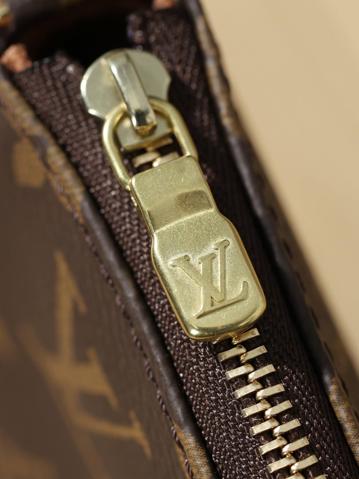 Ellebag’s Precision Replica: The Louis Vuitton M40712 Pochette Accessoires(2024 Dec Updated)-Negoziu in linea di borse Louis Vuitton falsi di migliore qualità, borsa di design di replica ru