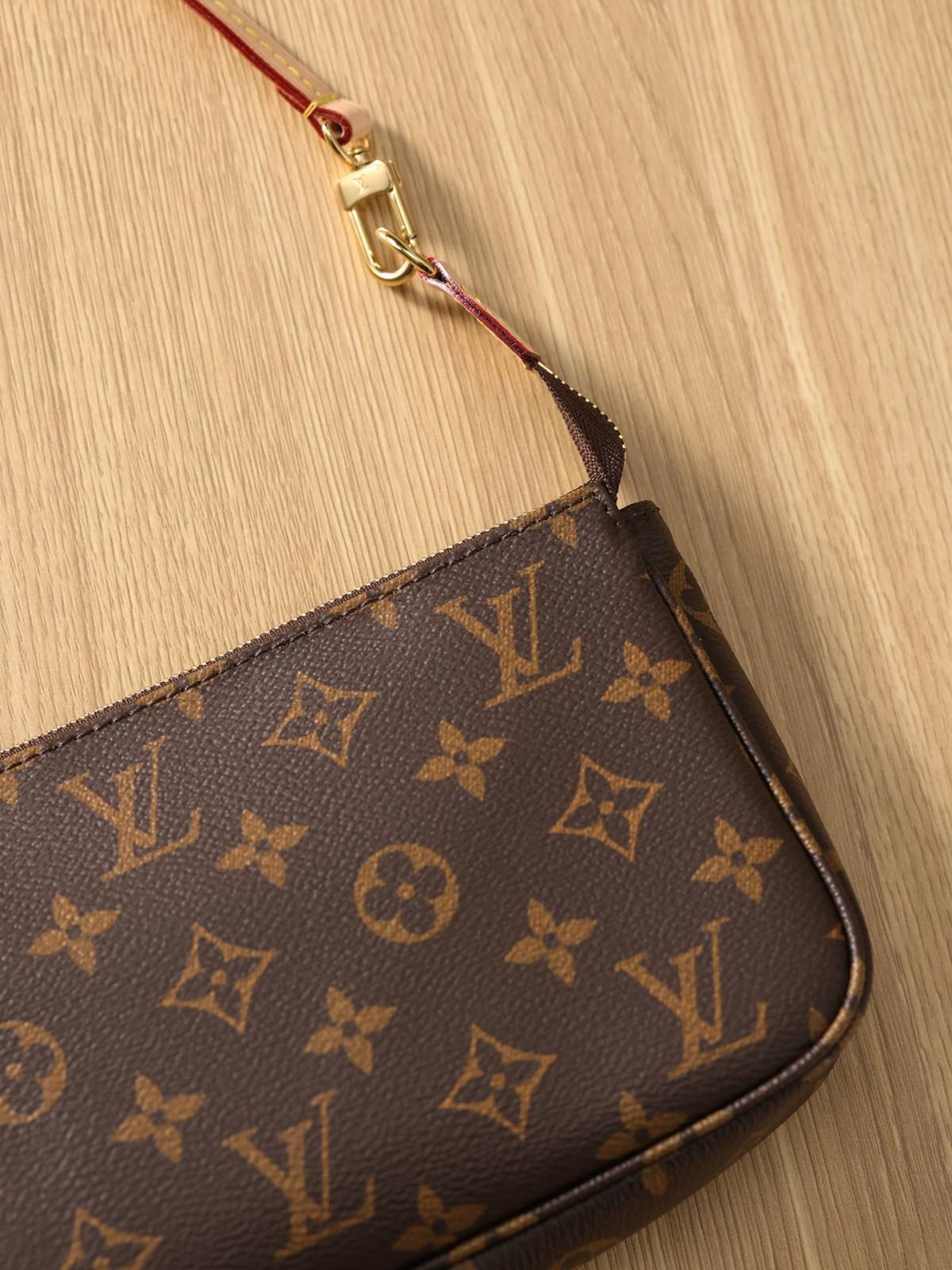 Ellebag’s Precision Replica: The Louis Vuitton M40712 Pochette Accessoires(2024 Dec Updated)-Negoziu in linea di borse Louis Vuitton falsi di migliore qualità, borsa di design di replica ru