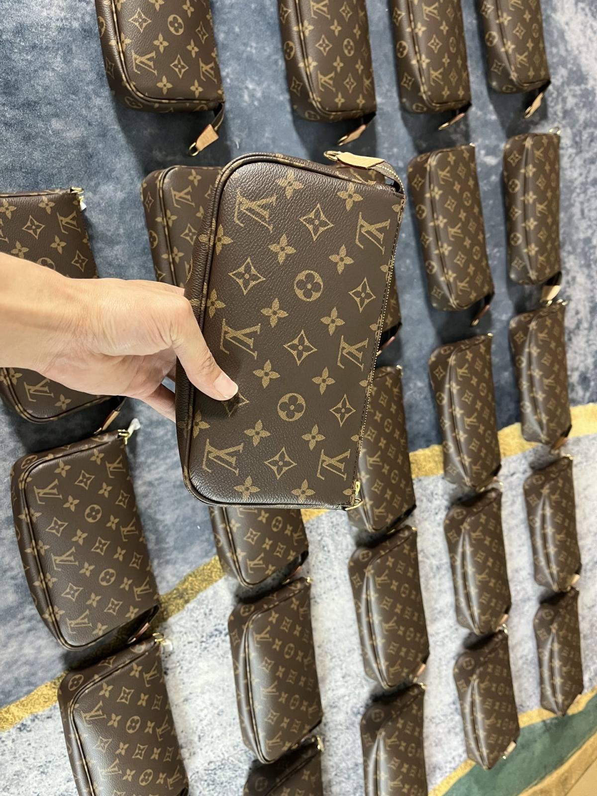 Ellebag’s Precision Replica: The Louis Vuitton M40712 Pochette Accessoires(2024 Dec Updated)-Negoziu in linea di borse Louis Vuitton falsi di migliore qualità, borsa di design di replica ru