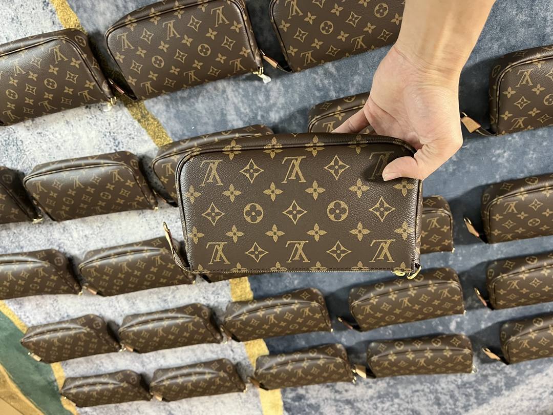 Ellebag’s Precision Replica: The Louis Vuitton M40712 Pochette Accessoires(2024 Dec Updated)-Negoziu in linea di borse Louis Vuitton falsi di migliore qualità, borsa di design di replica ru