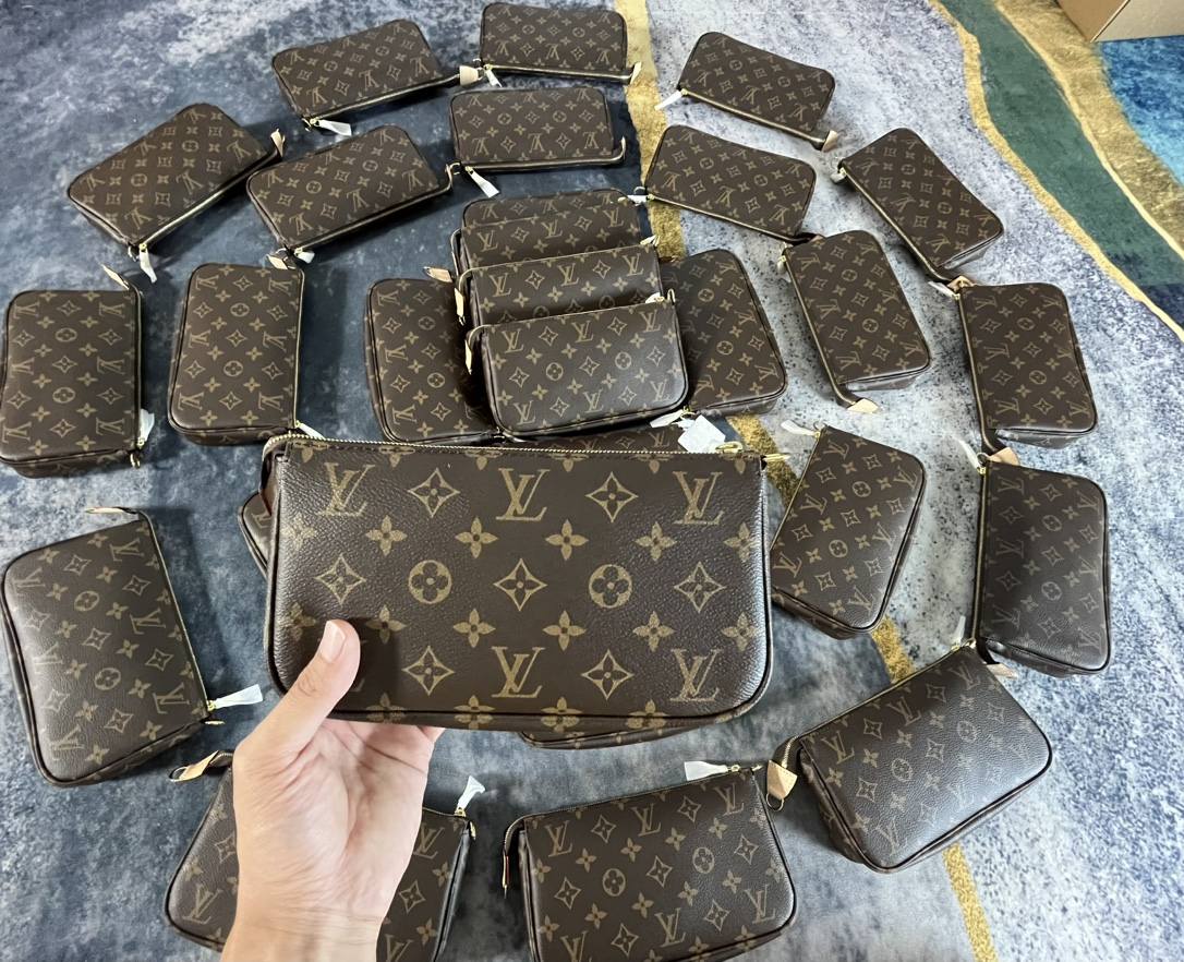 Ellebag’s Precision Replica: The Louis Vuitton M40712 Pochette Accessoires(2024 Dec Updated)-Negoziu in linea di borse Louis Vuitton falsi di migliore qualità, borsa di design di replica ru