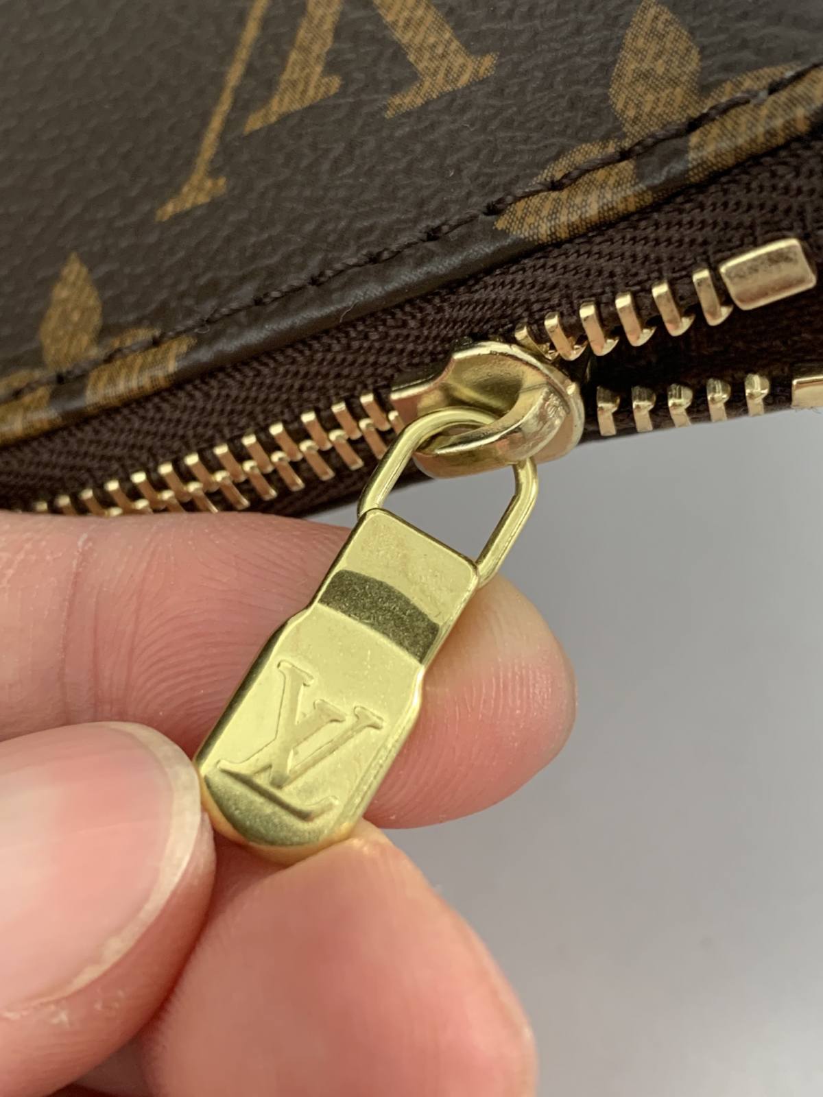 Ellebag’s Precision Replica: The Louis Vuitton M40712 Pochette Accessoires(2024 Dec Updated)-Negoziu in linea di borse Louis Vuitton falsi di migliore qualità, borsa di design di replica ru