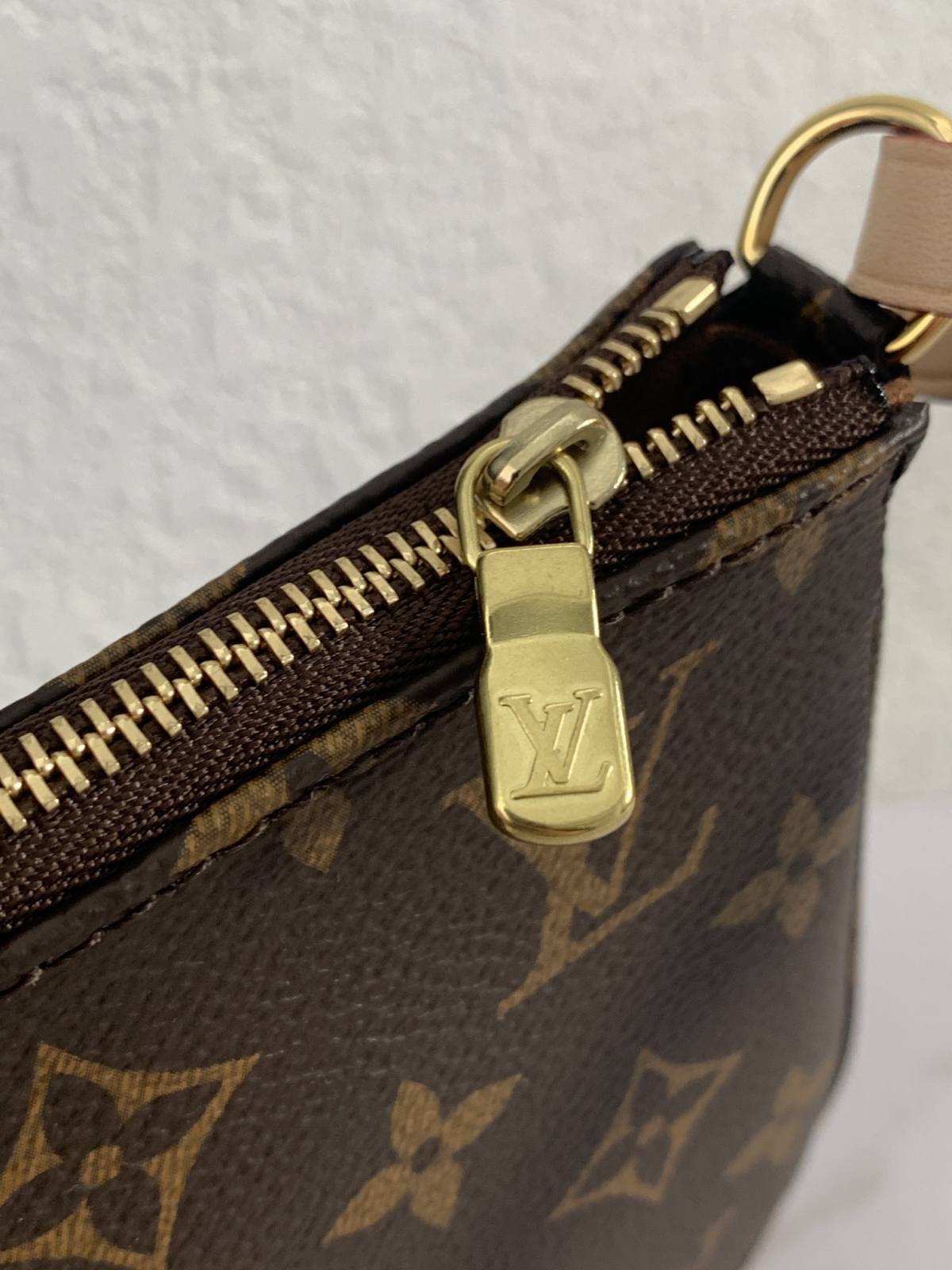 Ellebag’s Precision Replica: The Louis Vuitton M40712 Pochette Accessoires(2024 Dec Updated)-Negoziu in linea di borse Louis Vuitton falsi di migliore qualità, borsa di design di replica ru