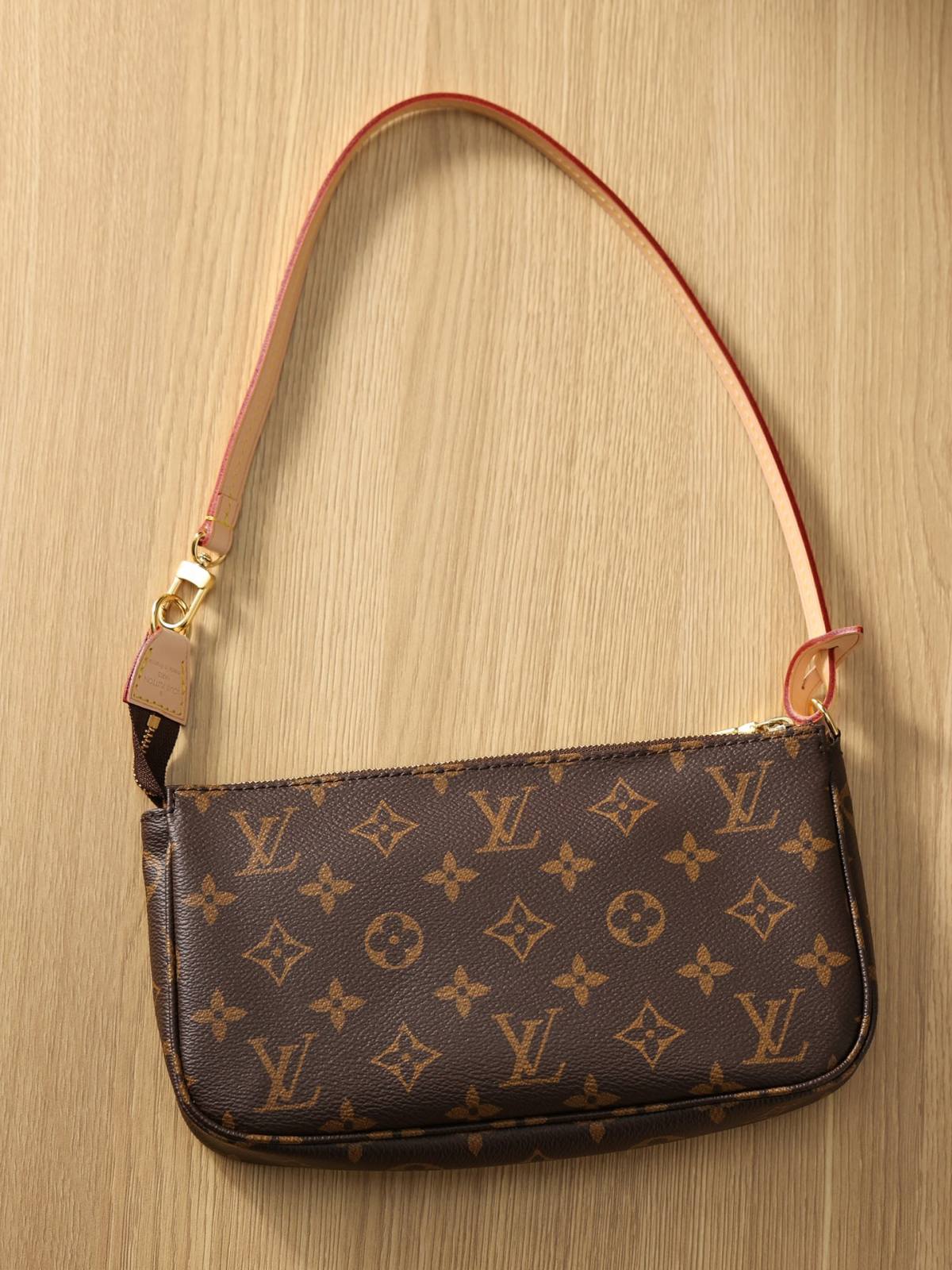 Ellebag’s Precision Replica: The Louis Vuitton M40712 Pochette Accessoires(2024 Dec Updated)-Negoziu in linea di borse Louis Vuitton falsi di migliore qualità, borsa di design di replica ru