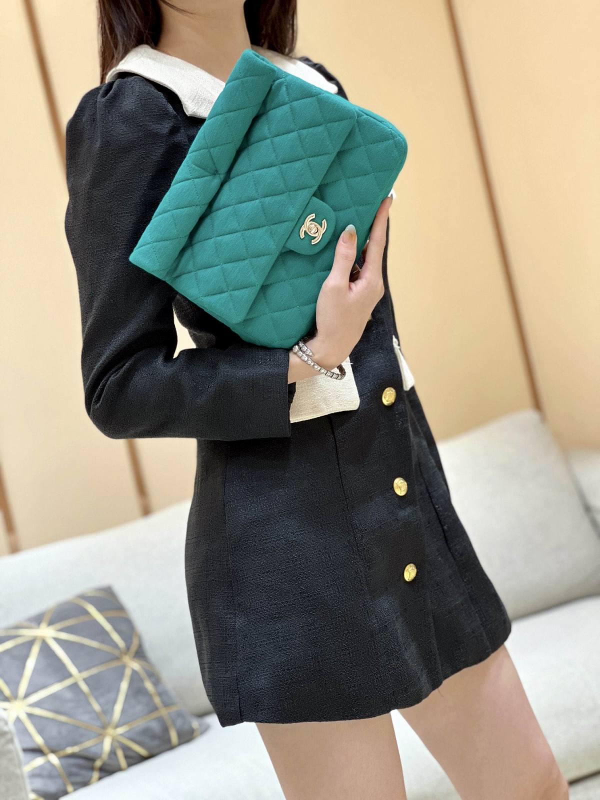 Ellebag’s Exquisite Replica: The Blue Fabric Chanel Clutch with Champagne Gold Hardware(2024 Dec Updated)-Beste Qualität gefälschte Louis Vuitton-Taschen Online-Shop, Replik-Designer-Tasche ru