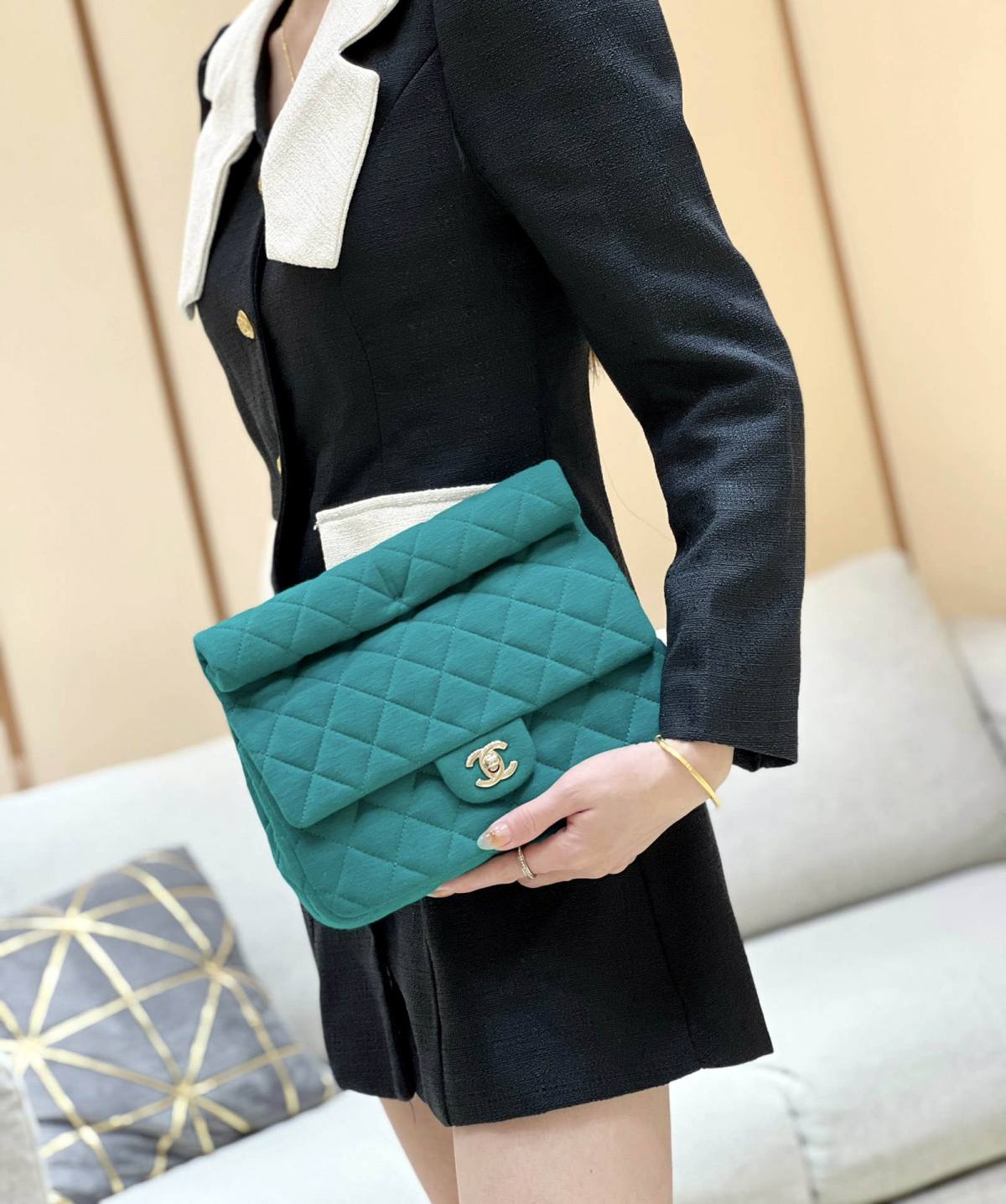 Ellebag’s Exquisite Replica: The Blue Fabric Chanel Clutch with Champagne Gold Hardware(2024 Dec Updated)-Beste Qualität gefälschte Louis Vuitton-Taschen Online-Shop, Replik-Designer-Tasche ru