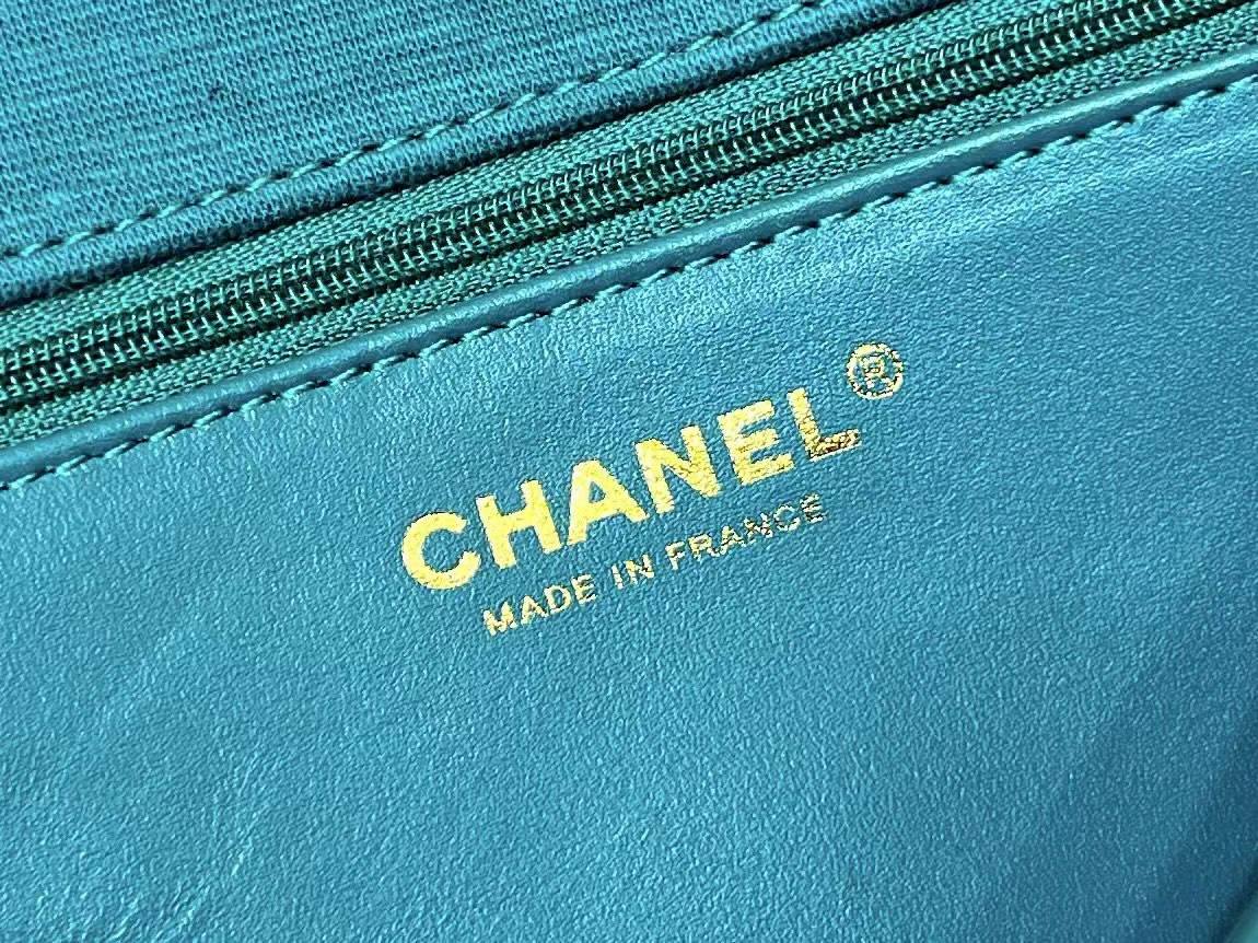 Ellebag’s Exquisite Replica: The Blue Fabric Chanel Clutch with Champagne Gold Hardware(2024 Dec Updated)-Beste Qualität gefälschte Louis Vuitton-Taschen Online-Shop, Replik-Designer-Tasche ru