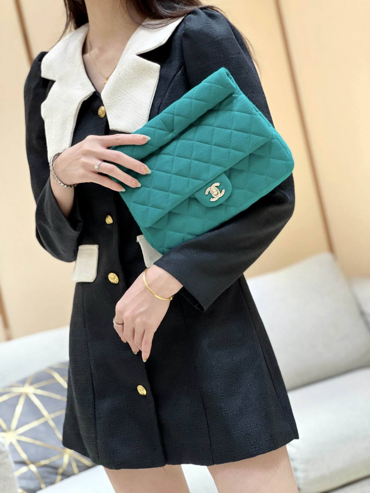 Ellebag’s Exquisite Replica: The Blue Fabric Chanel Clutch with Champagne Gold Hardware(2024 Dec Updated)-Beste Qualität gefälschte Louis Vuitton-Taschen Online-Shop, Replik-Designer-Tasche ru