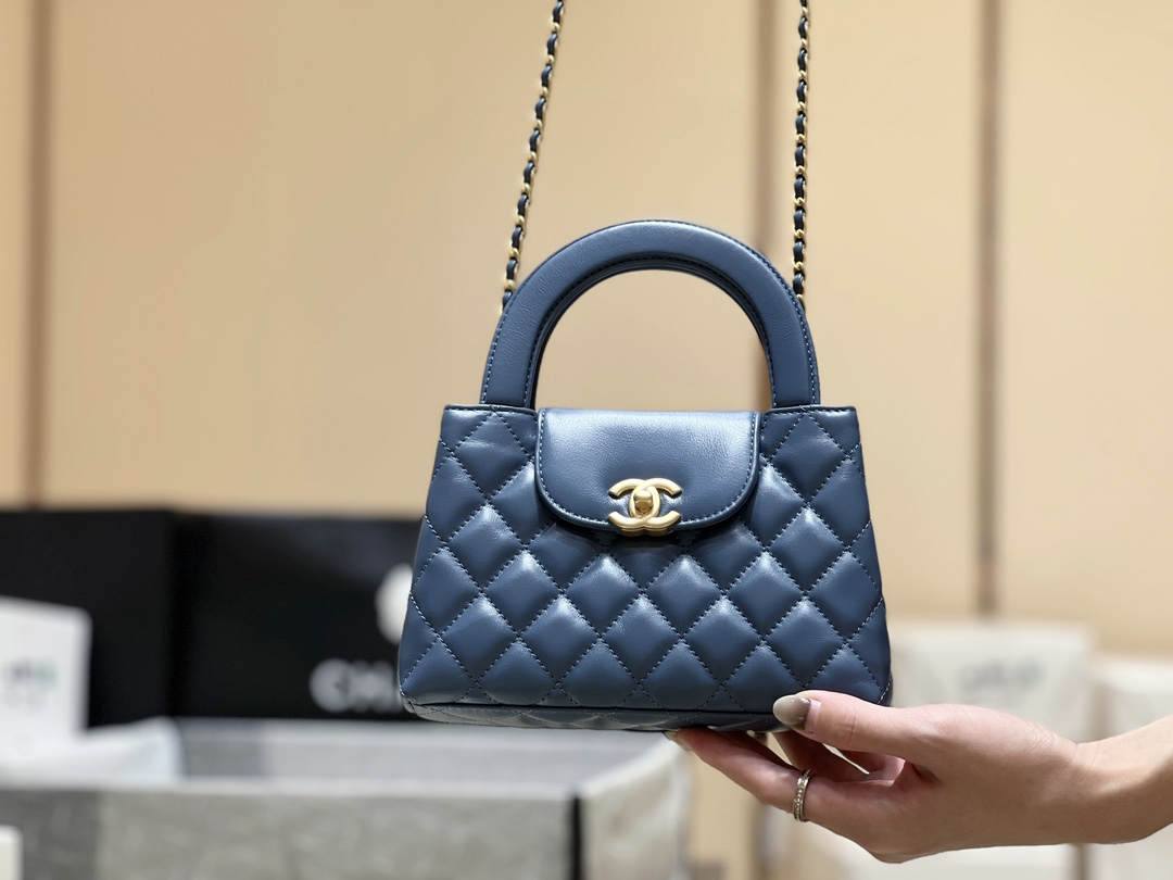 Ellebag’s Exquisite Replica: The Blue Lambskin Chanel Mini Kelly-Style Shopping Bag(2024 Dec Updated)-בעסטער קוואַליטעט שווינדל לוי ווויטטאָן באַג אָנליין קראָם, רעפּליקע דיזיינער זעקל רו