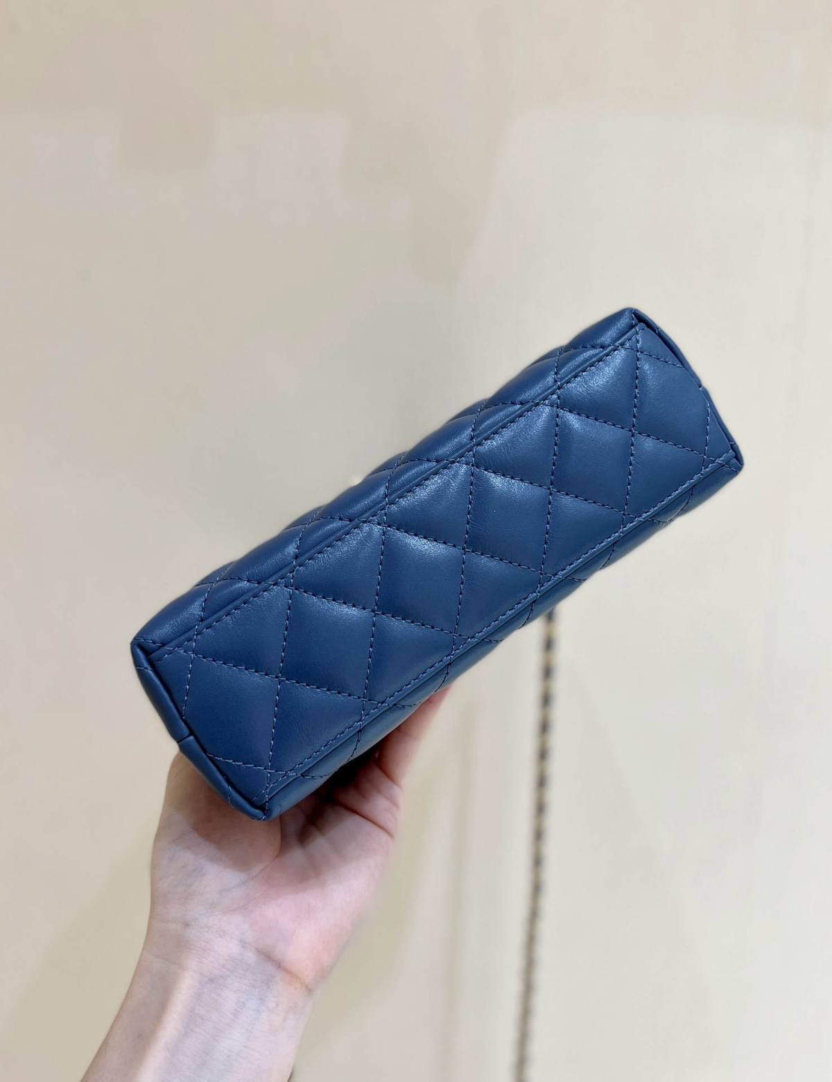 Ellebag’s Exquisite Replica: The Blue Lambskin Chanel Mini Kelly-Style Shopping Bag(2024 Dec Updated)-בעסטער קוואַליטעט שווינדל לוי ווויטטאָן באַג אָנליין קראָם, רעפּליקע דיזיינער זעקל רו