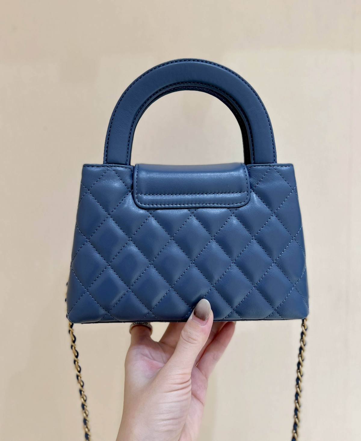 Ellebag’s Exquisite Replica: The Blue Lambskin Chanel Mini Kelly-Style Shopping Bag(2024 Dec Updated)-בעסטער קוואַליטעט שווינדל לוי ווויטטאָן באַג אָנליין קראָם, רעפּליקע דיזיינער זעקל רו