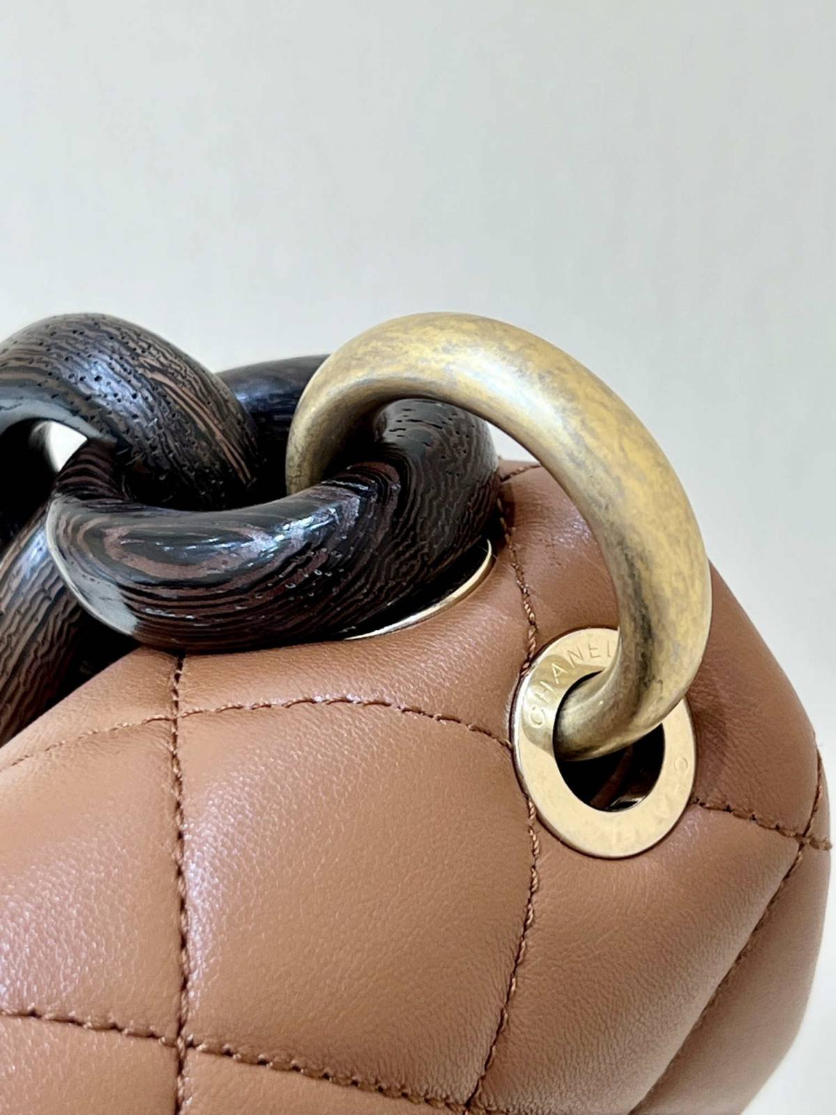 Ellebag’s Exquisite Replica: The Brown Lambskin Chanel Mini Flap Bag with Vintage Hardware(2024 Dec Updated)-بهترين معيار جي جعلي لوئس ويٽون بيگ آن لائين اسٽور، ريپليڪا ڊيزائنر بيگ ru